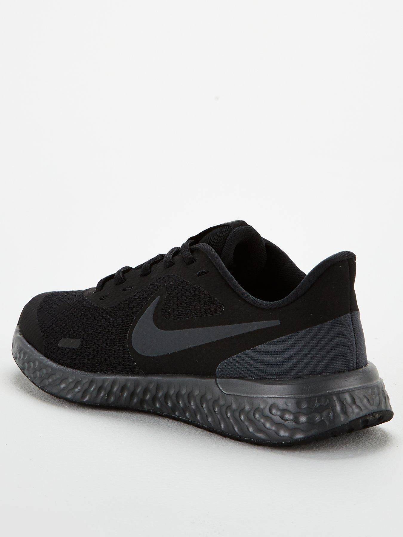 nike revolution 5 junior trainer