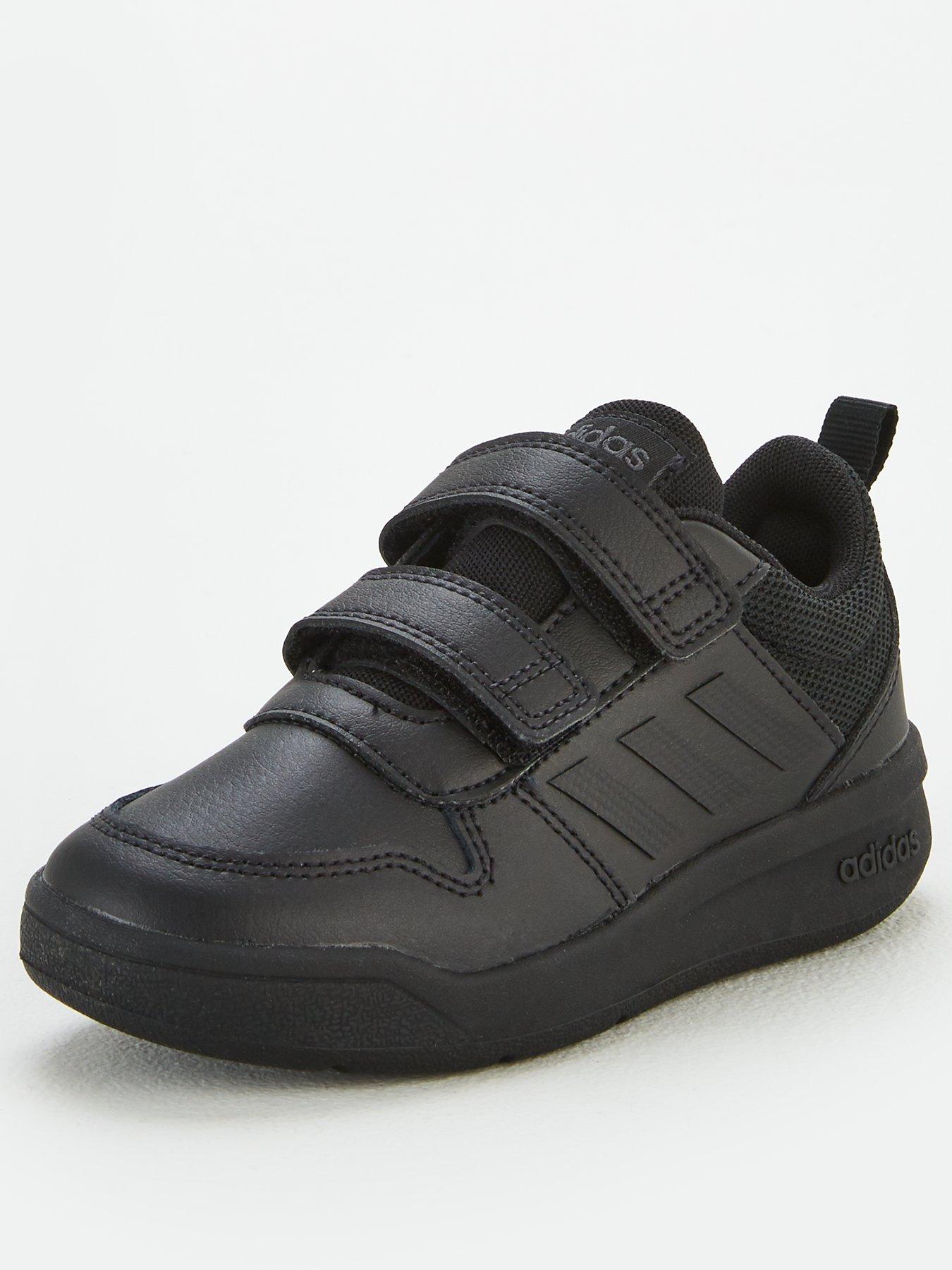 black childrens trainers