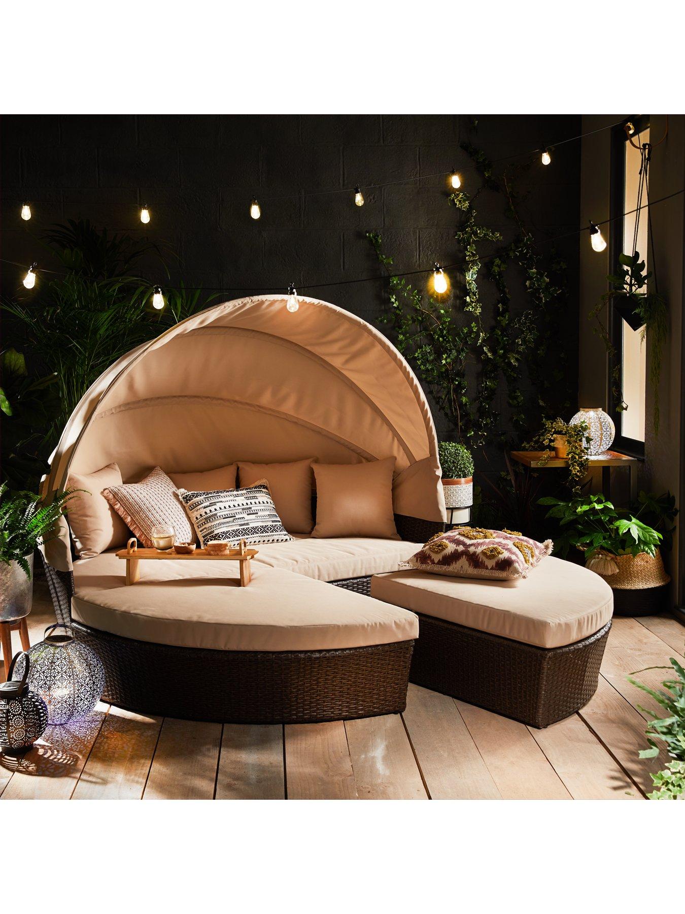 Rattan sunbed shop with canopy