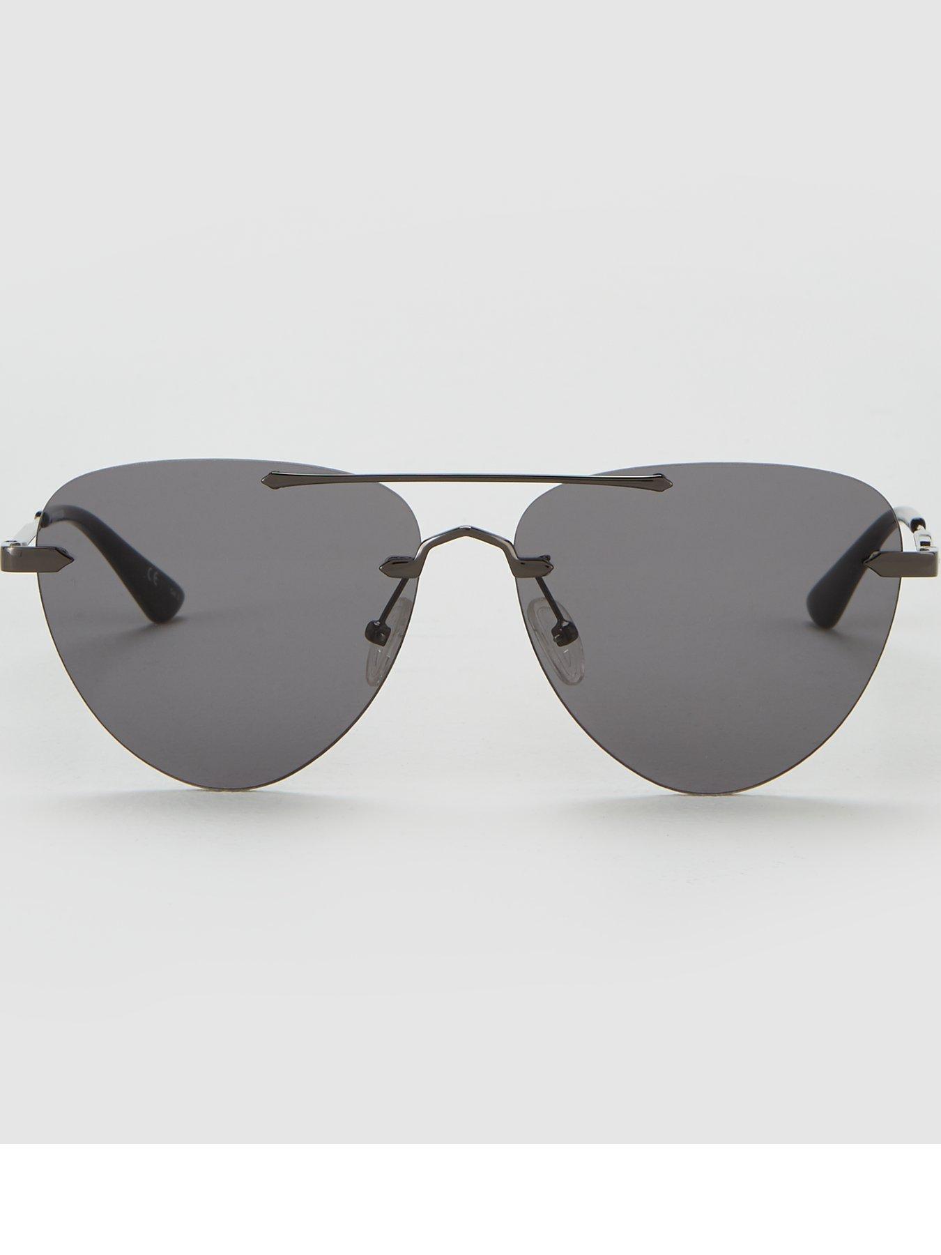 Mcq Alexander Mcqueen Triangle Sunglasses review