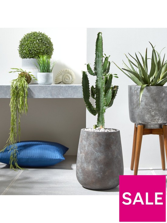 front image of very-home-medium-textured-planter