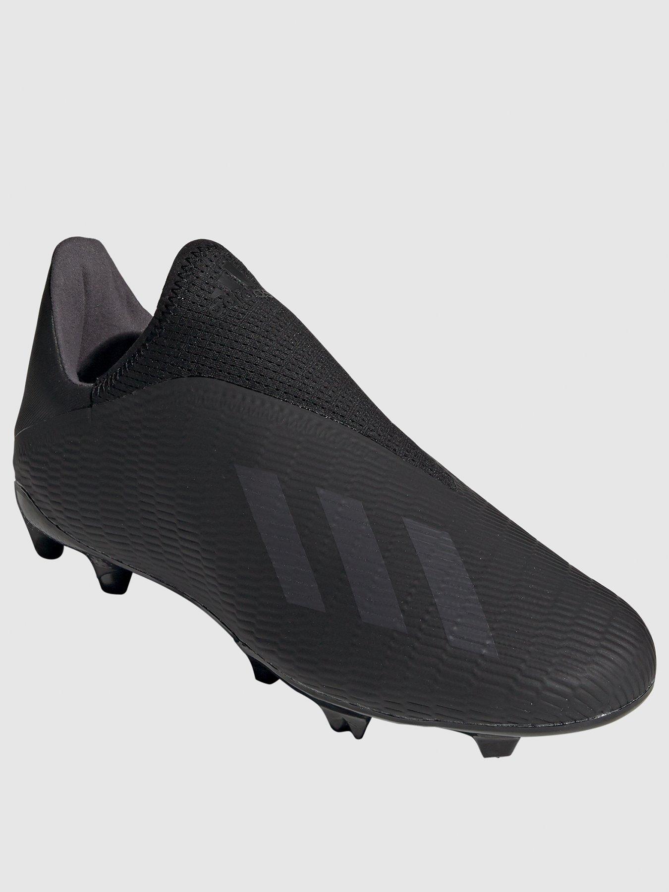 black laceless football boots