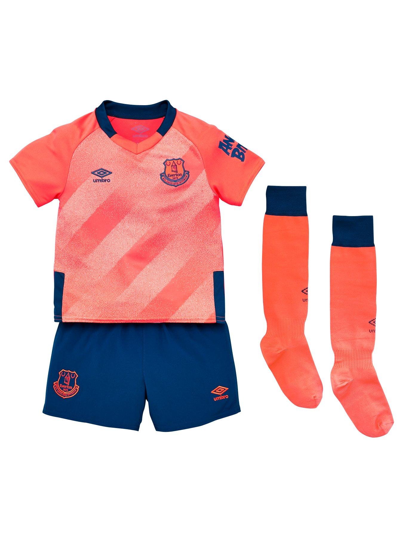 everton salmon pink kit