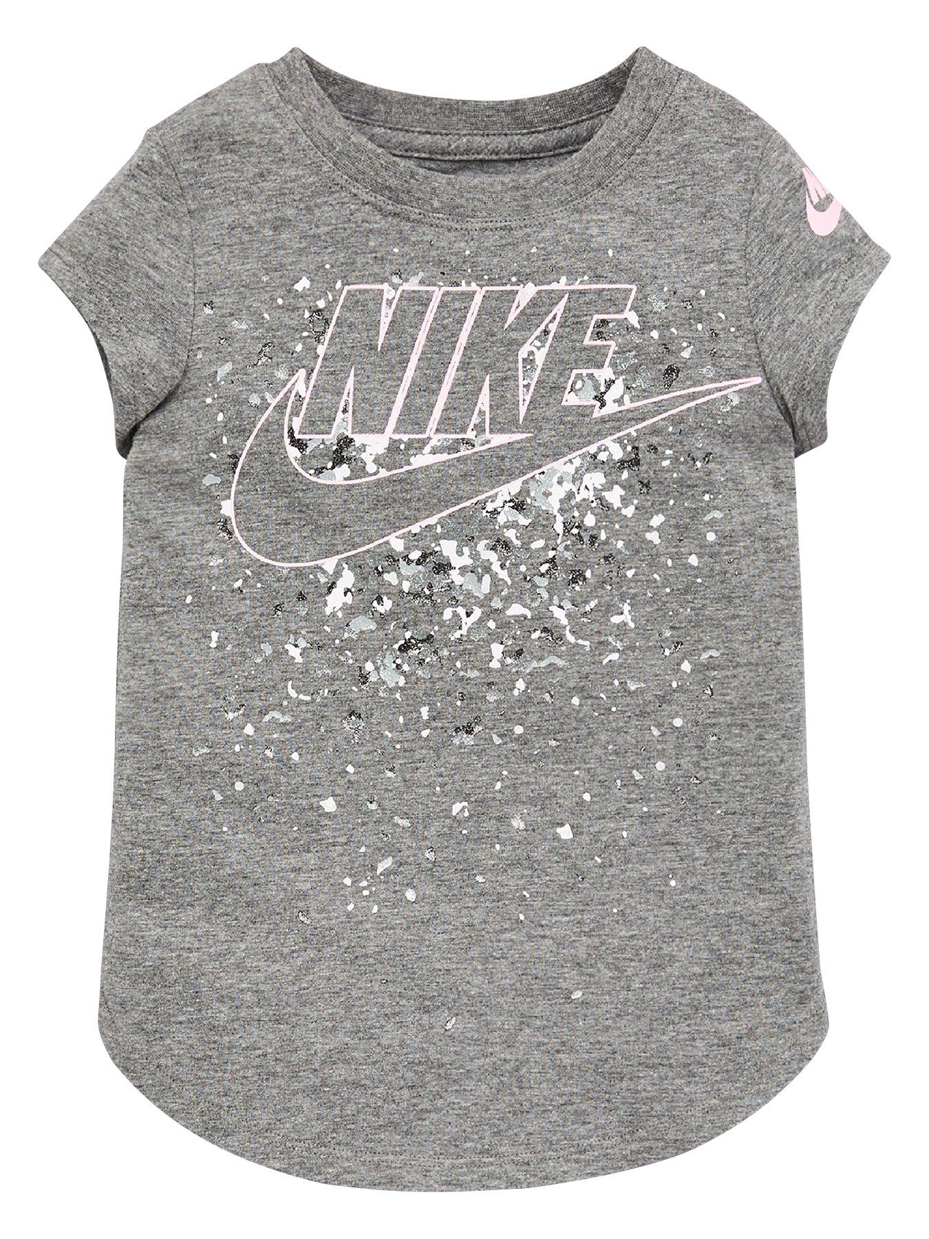 Nike Nike Sportswear Younger Girls Futura Waterfall Scoop T-Shirt review