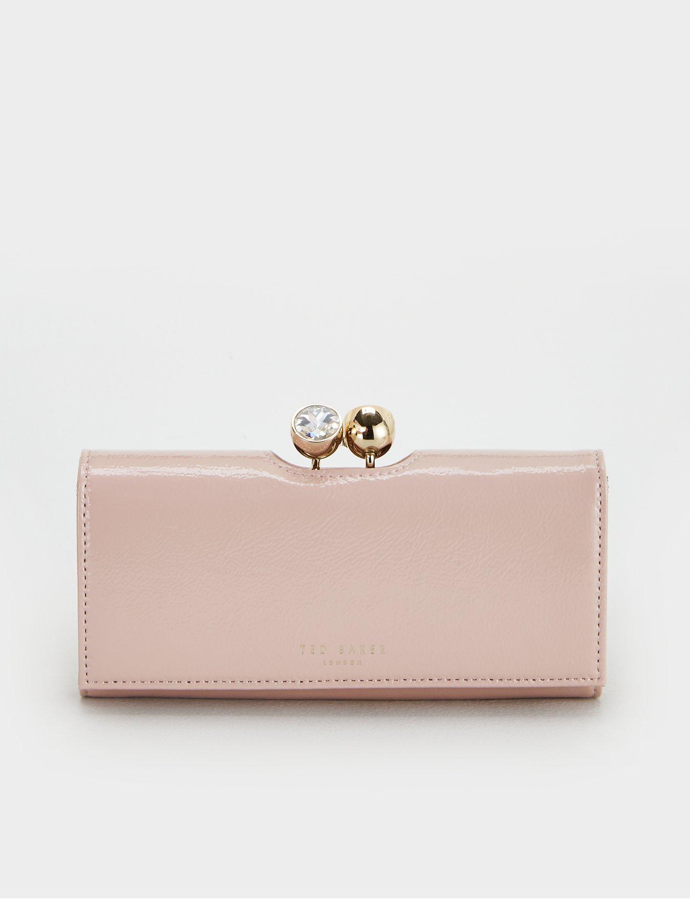 caprese bags lifestyle