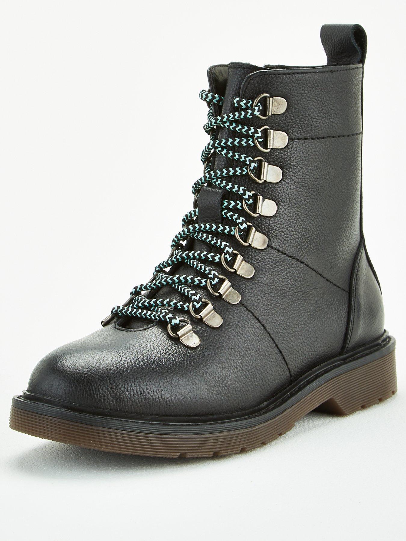 very lace up boots