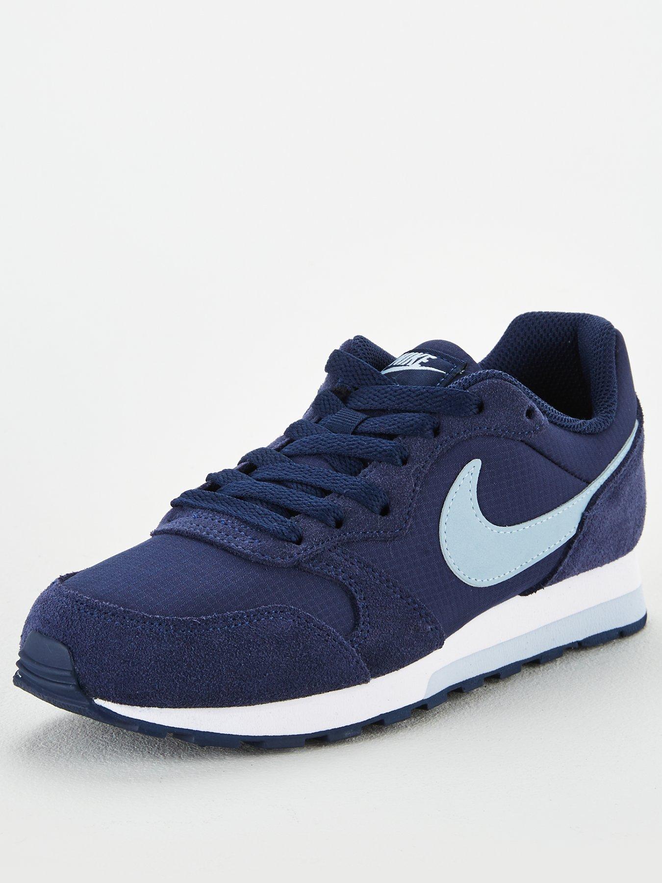 nike pe trainers