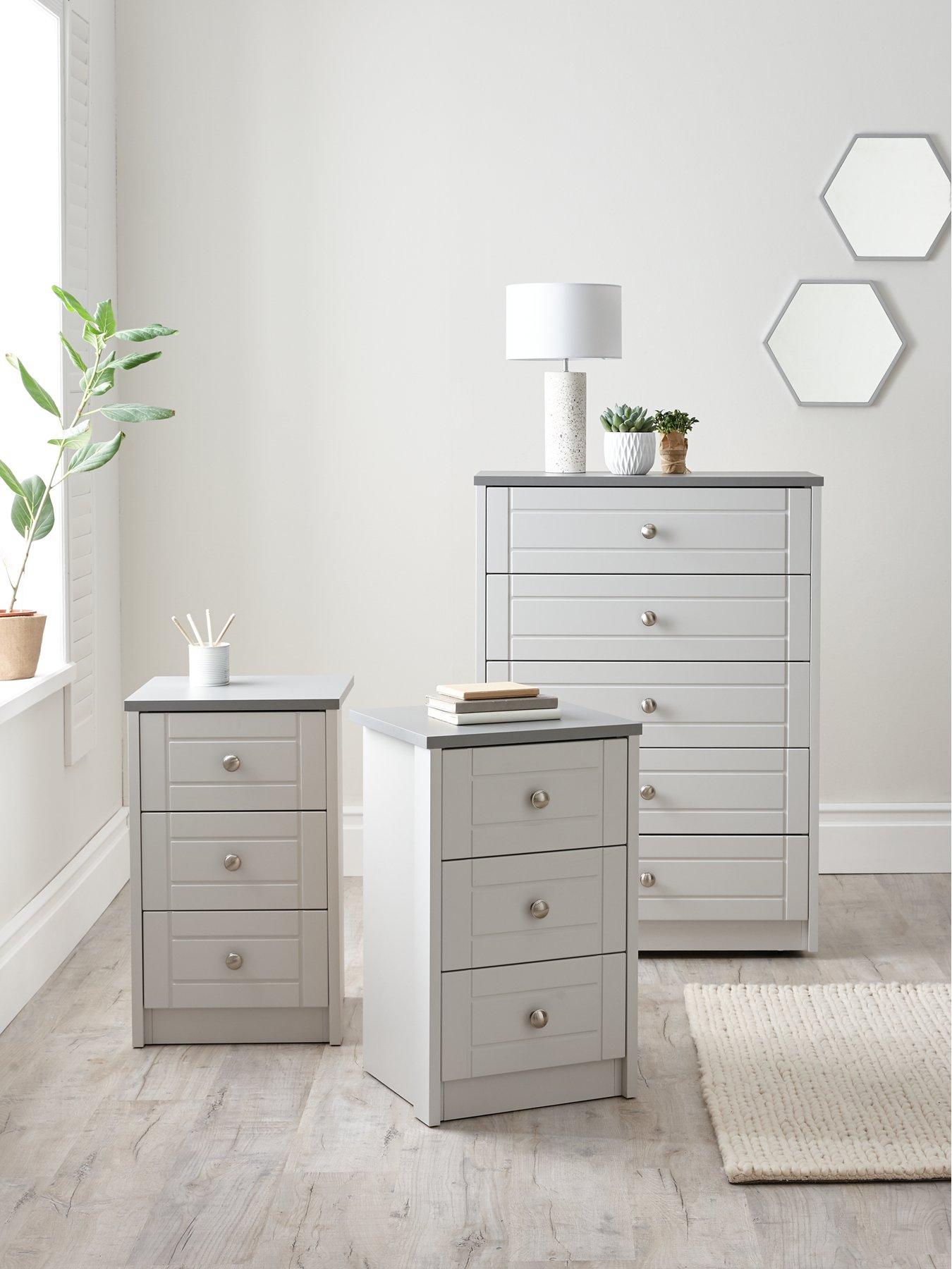 undefined Alderley Ready Assembled 3 Piece Package - Chest of 5 Drawers and 2 Bedside Chests