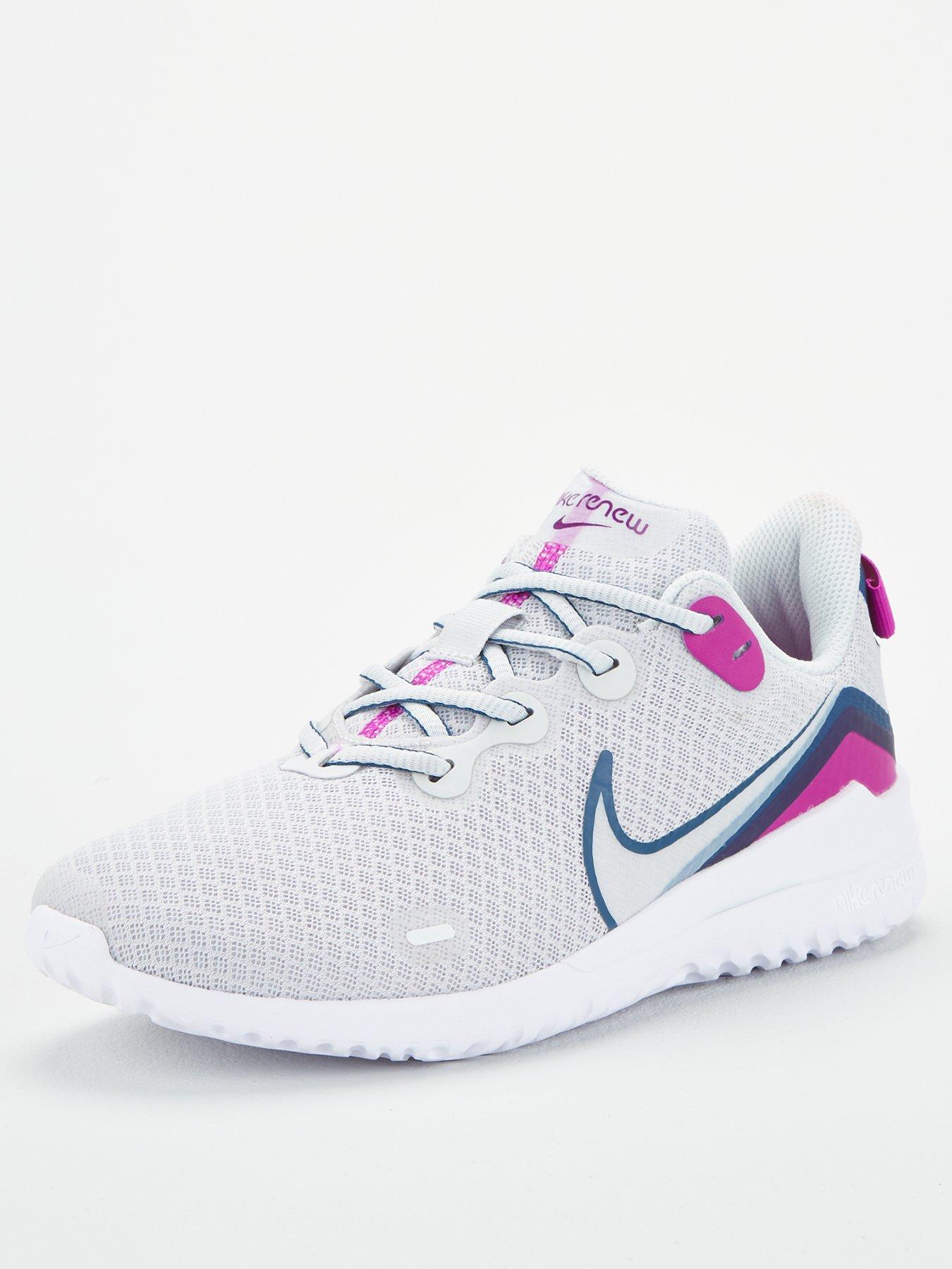 nike running renew arena trainers in pink