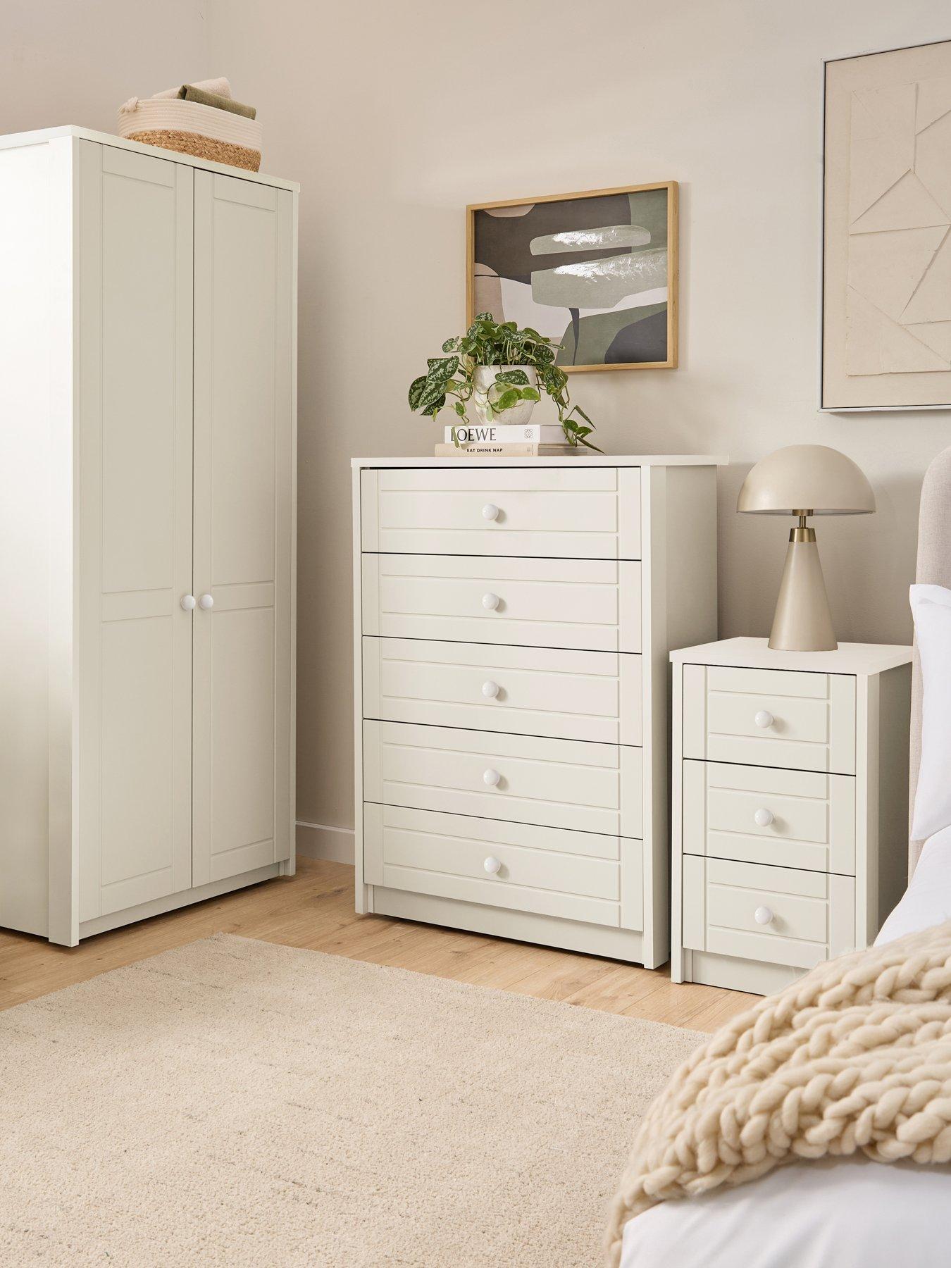 One Call Alderley Ready Assembled 4 Piece Package - 2 Door Wardrobe, Chest of 5 Drawers and 2 Bedside Chests
