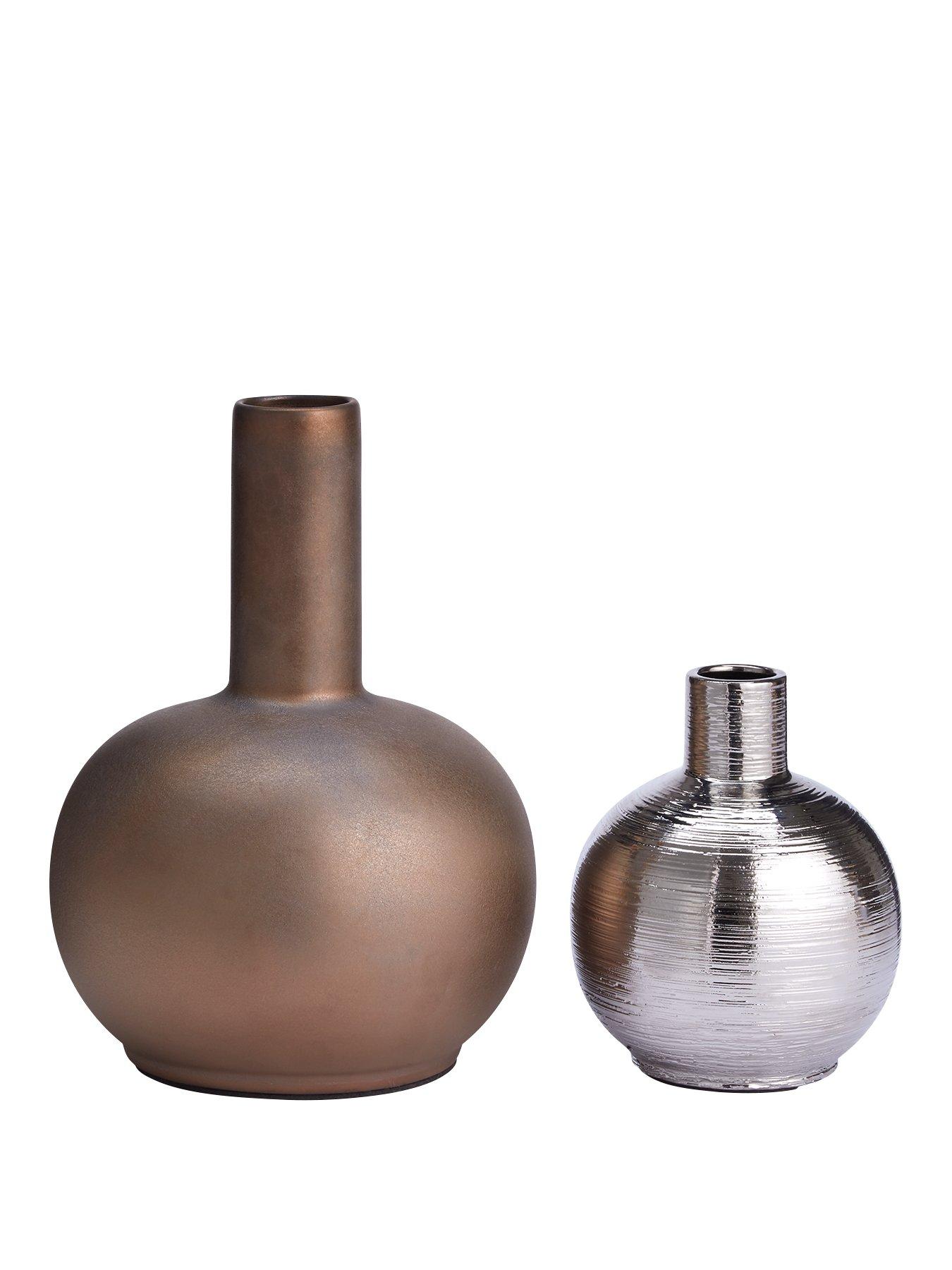 Set Of 2 Embossed Vases review