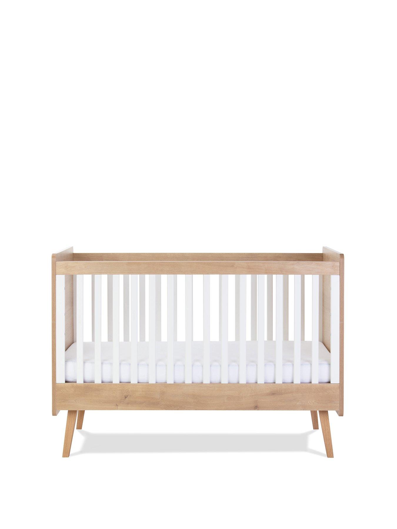 Silver Cross West Port Cot Bed review