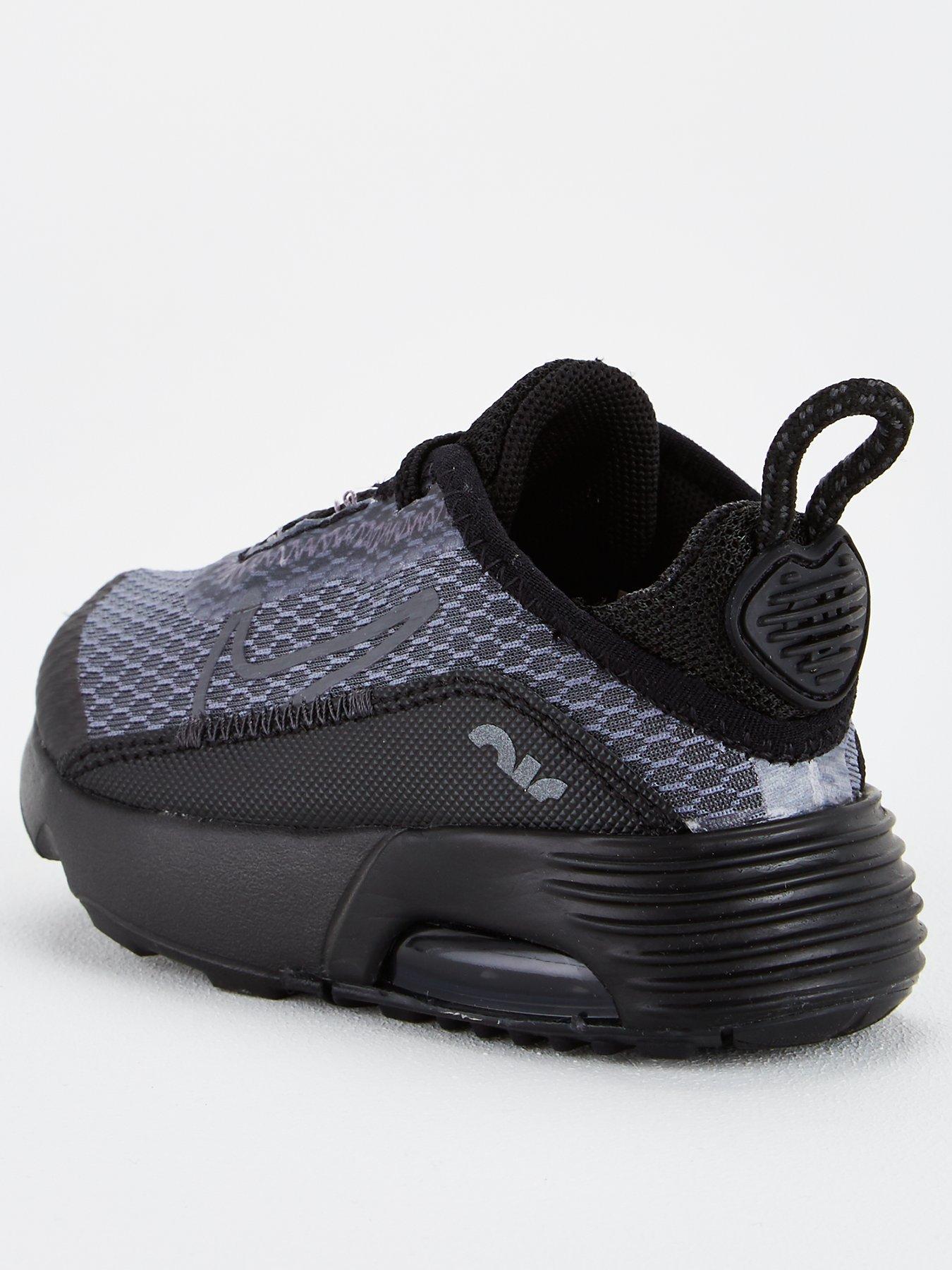 black nike infant trainers