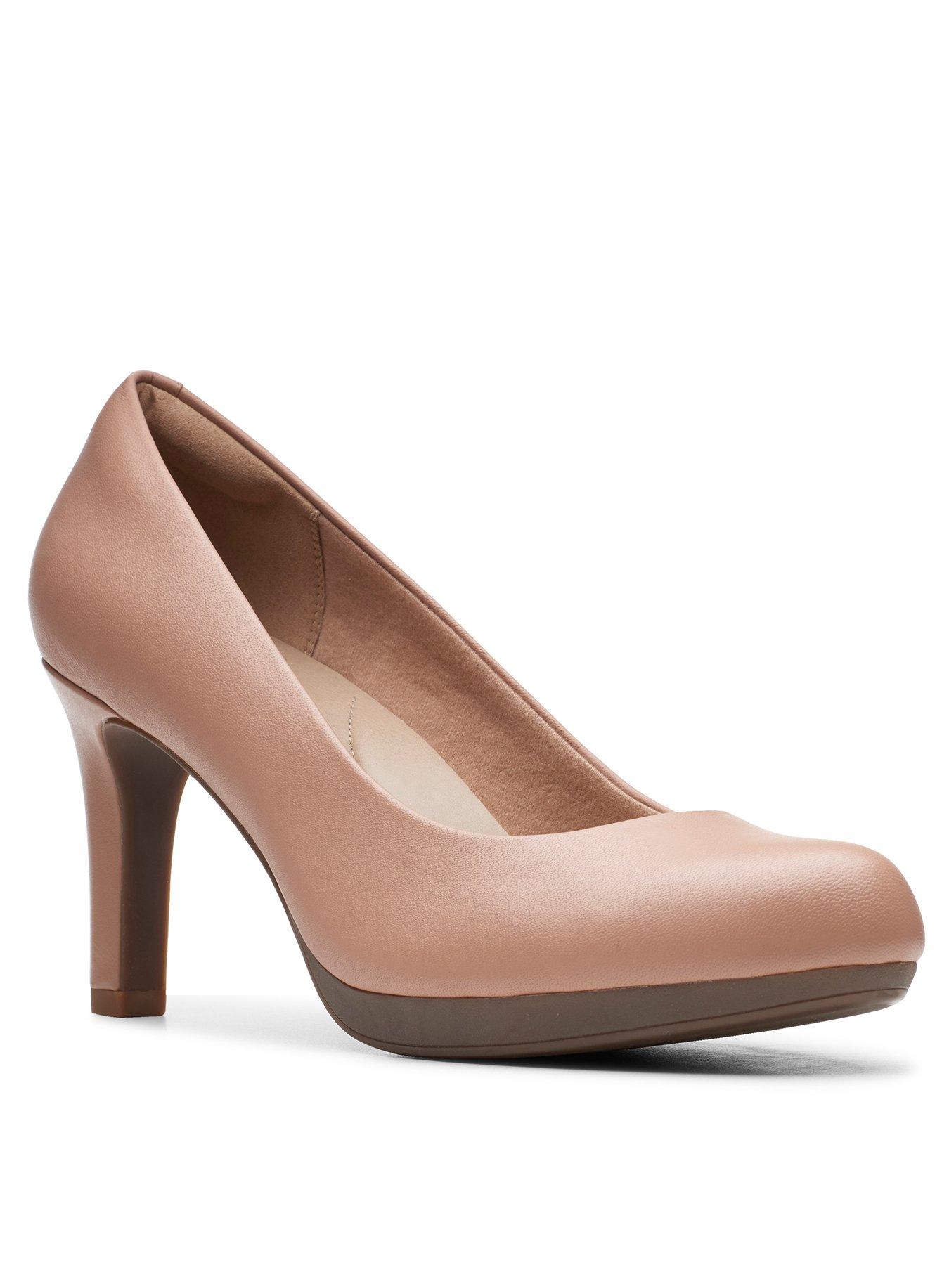 clarks beige heels