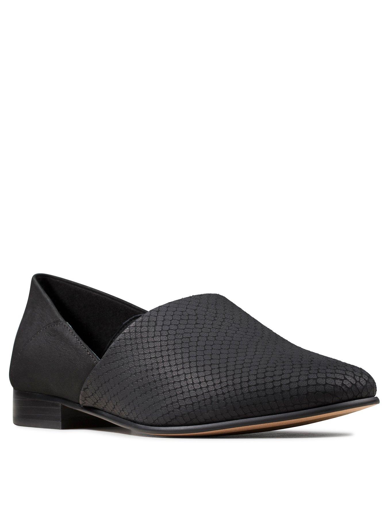 clarks pure tone black