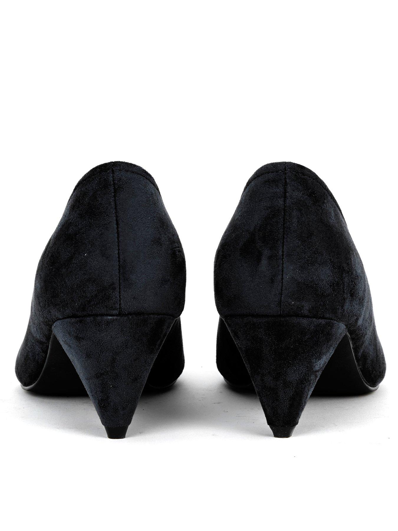 extra wide court shoes uk