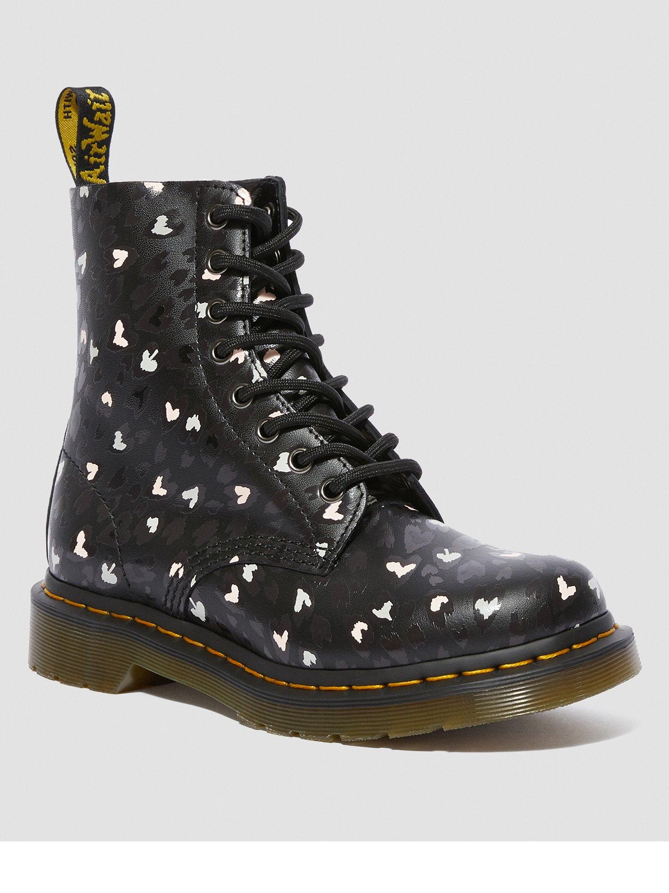 dr martens 2876