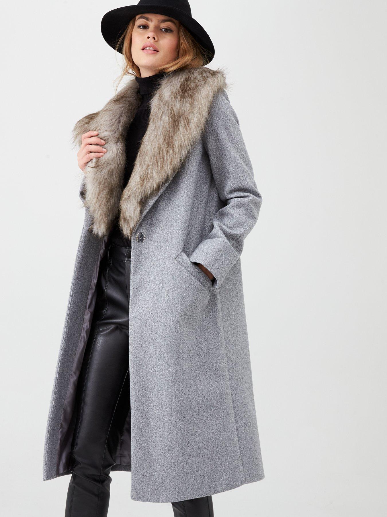 gray fur collar