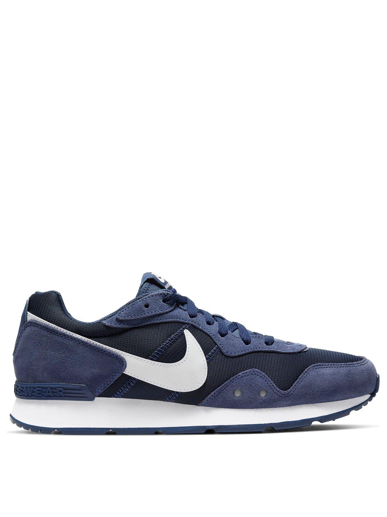 Navy store nike trainers