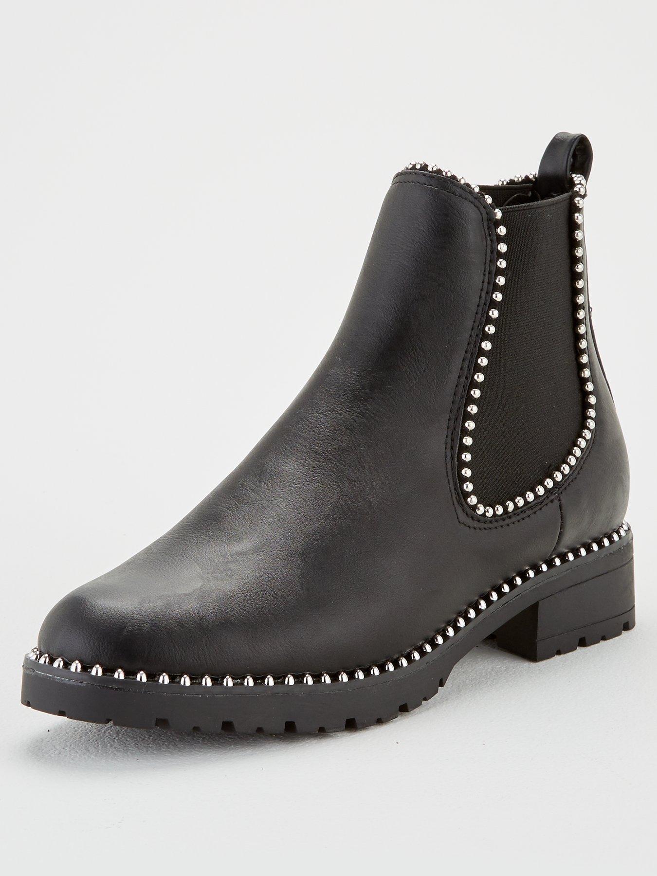 stud detail chelsea boots