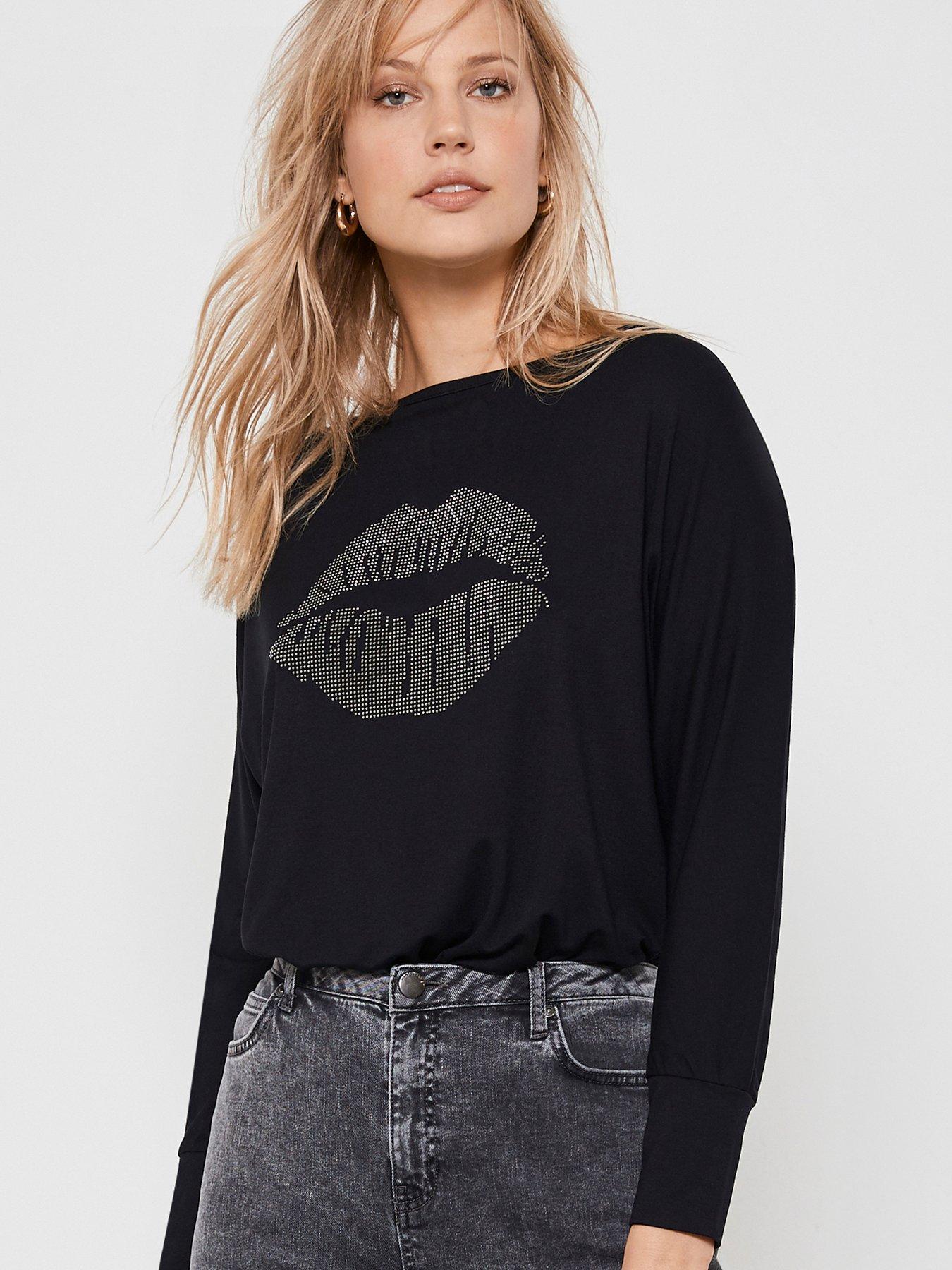 mint velvet lips tee