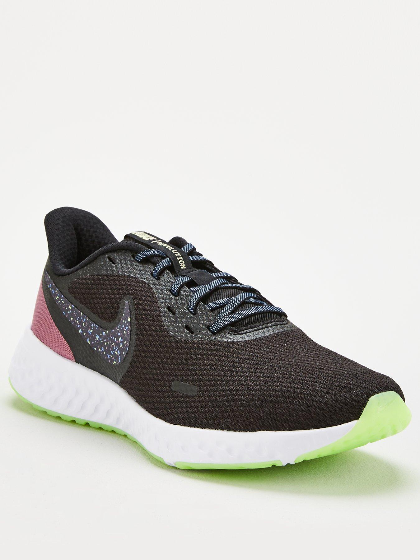 very nike trainers