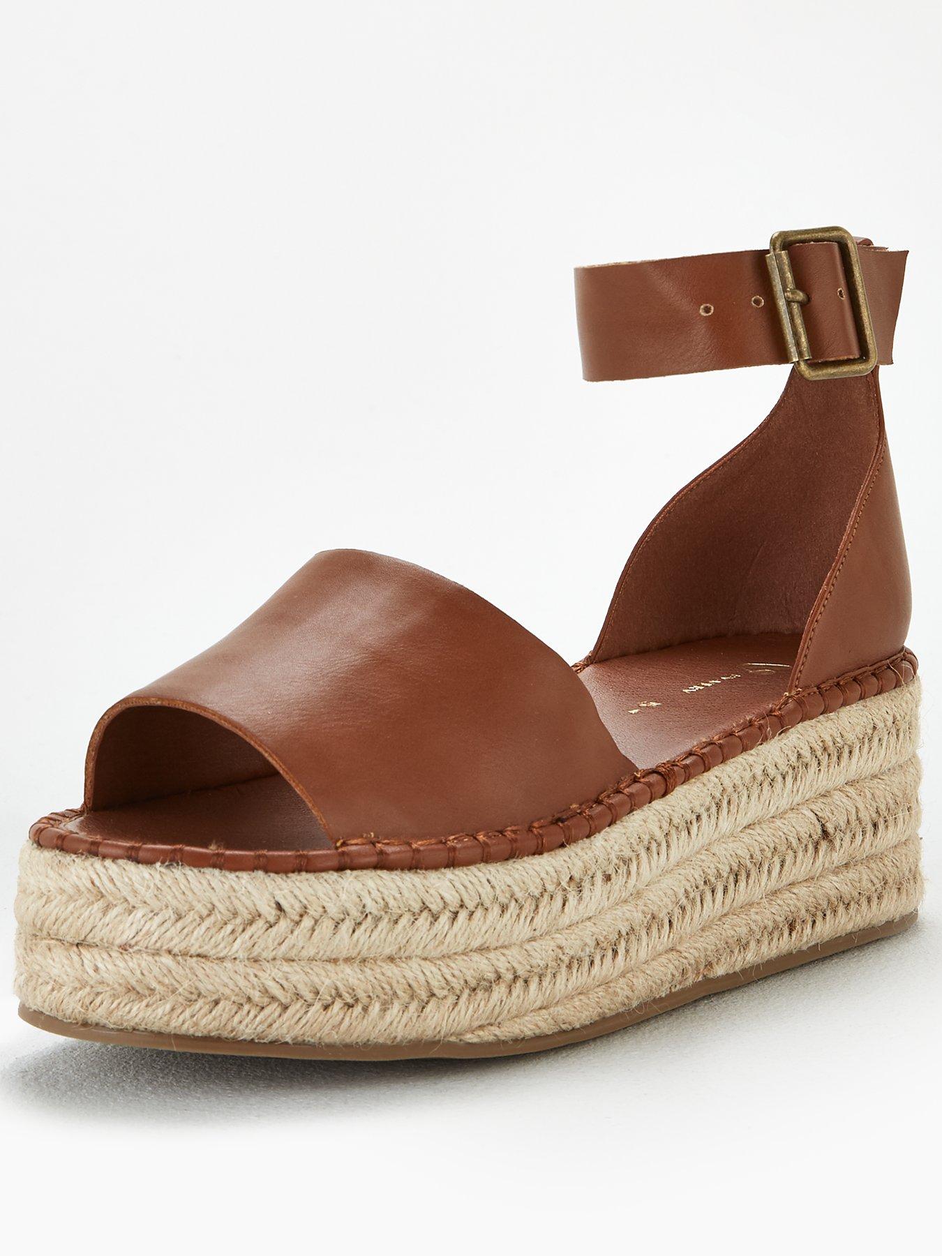 tan sandals uk