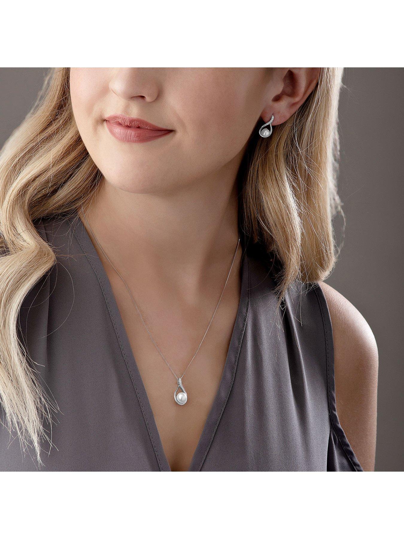 Diamond hot sale pearl pendant