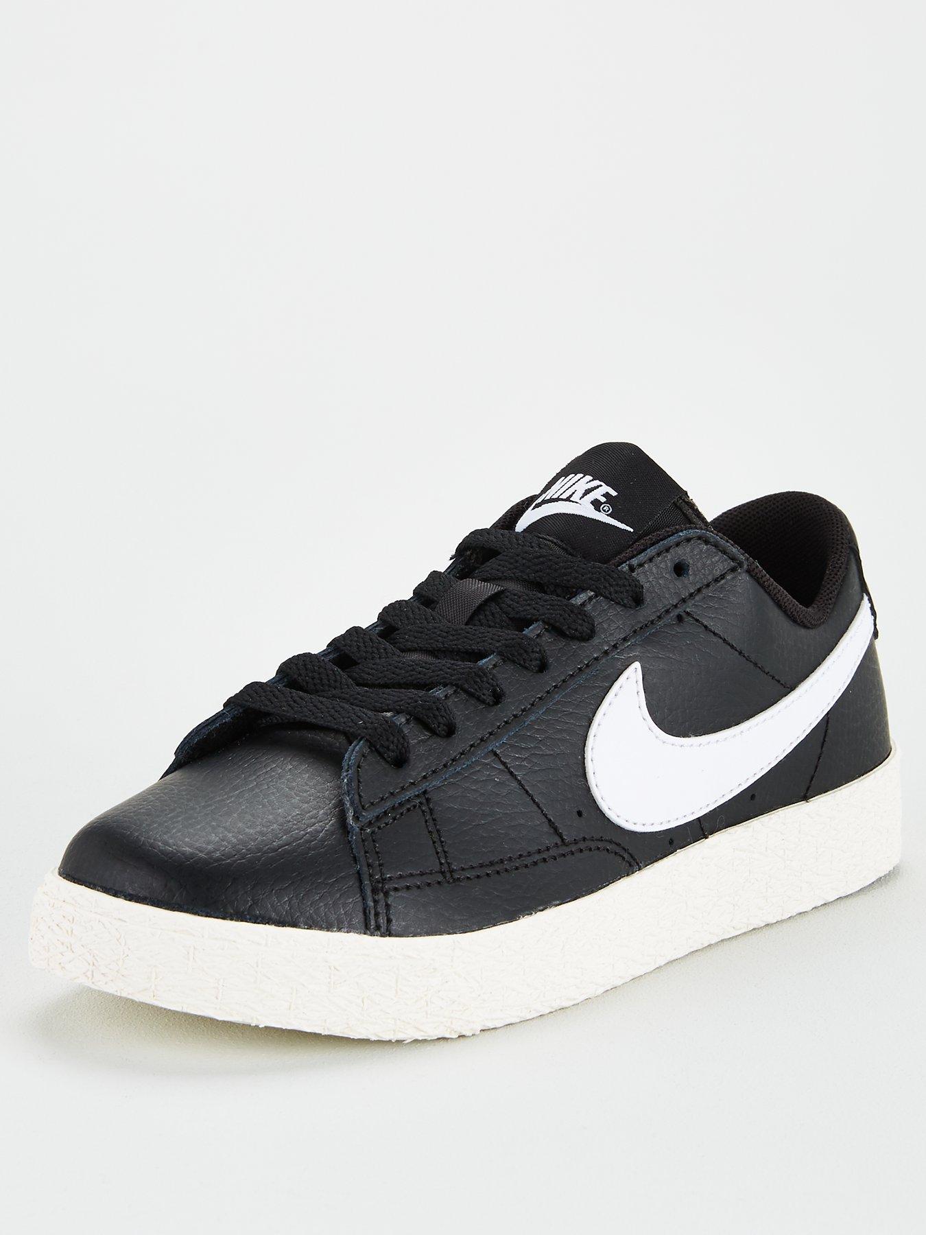 junior black nike trainers