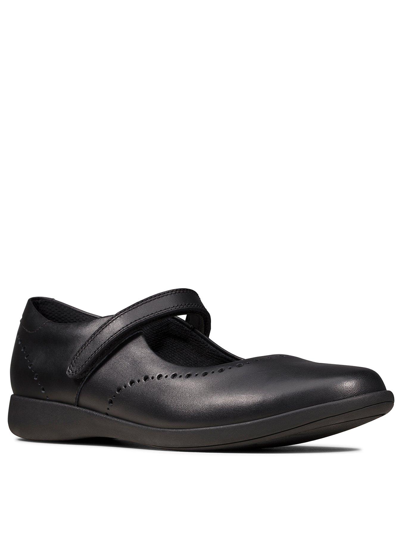 clarks school shoes clearance
