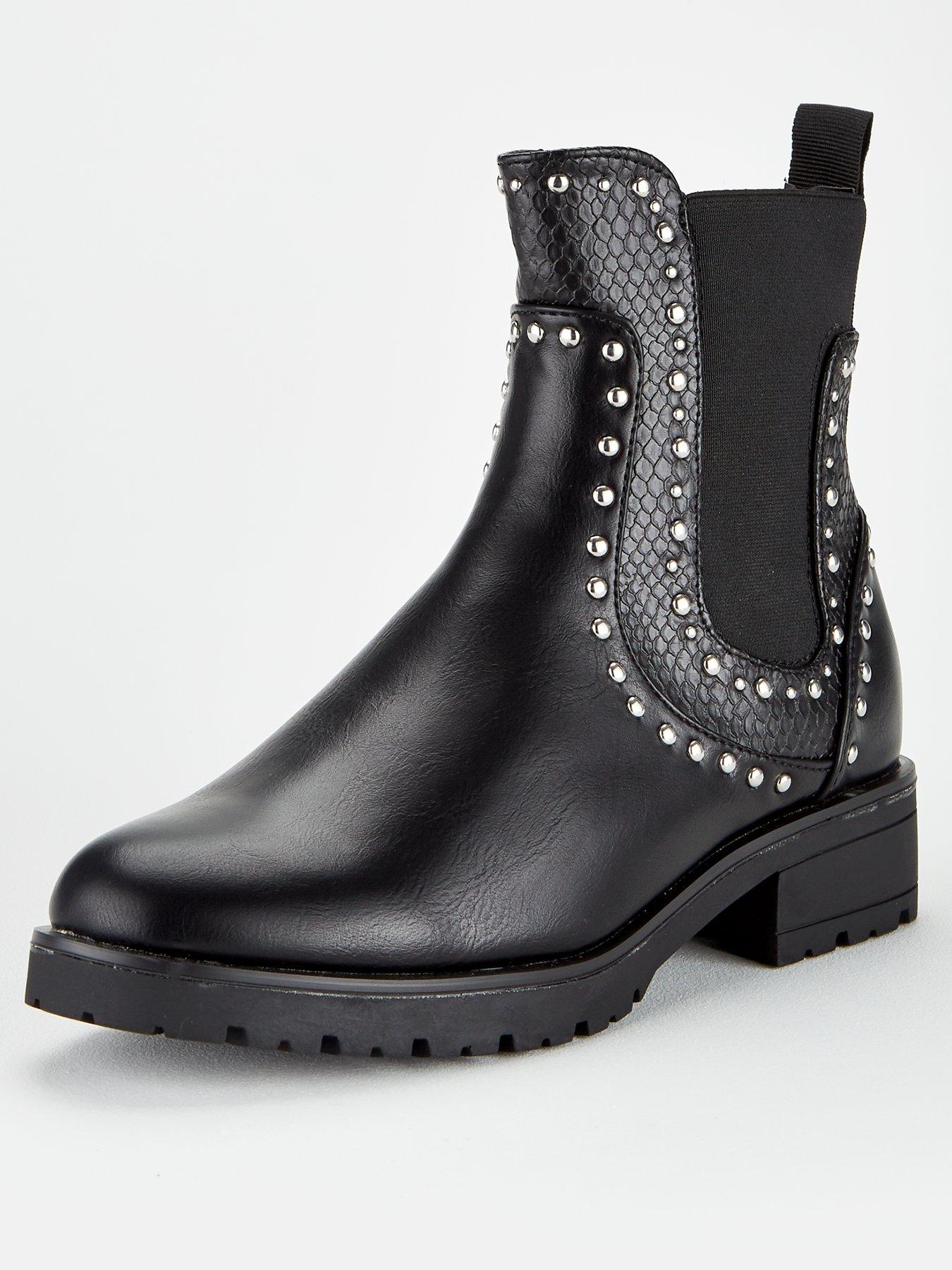 studded trim chelsea boots