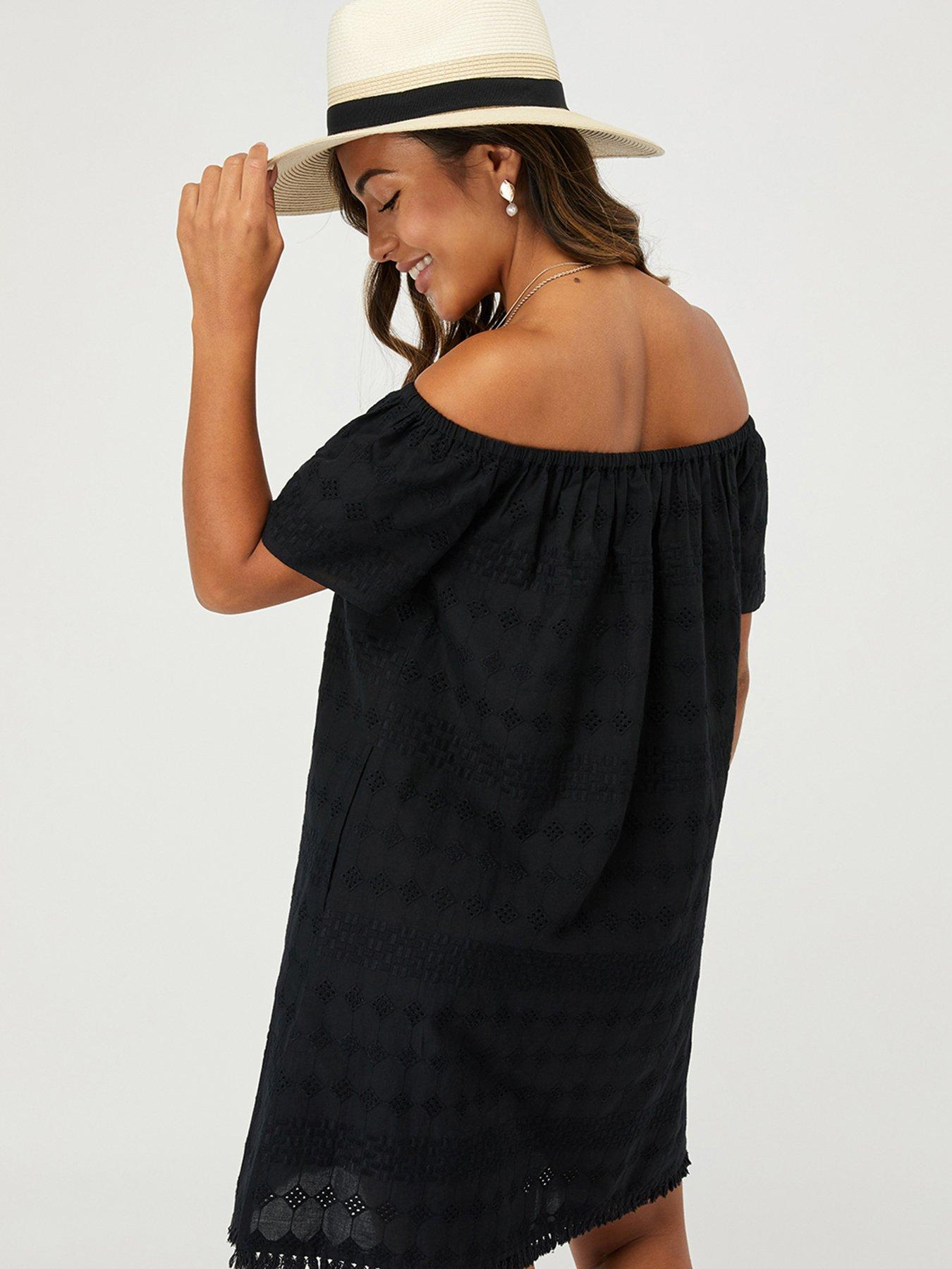 accessorize beach dress