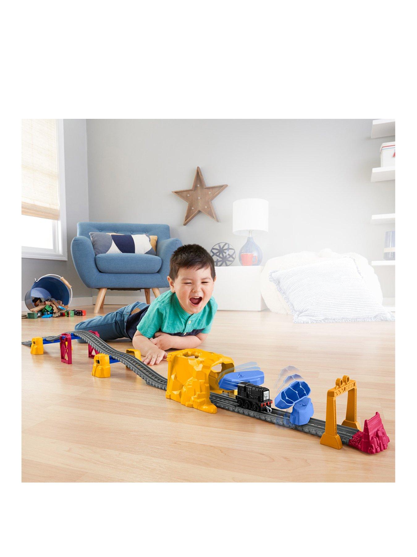 thomas and friends tunnel blast set