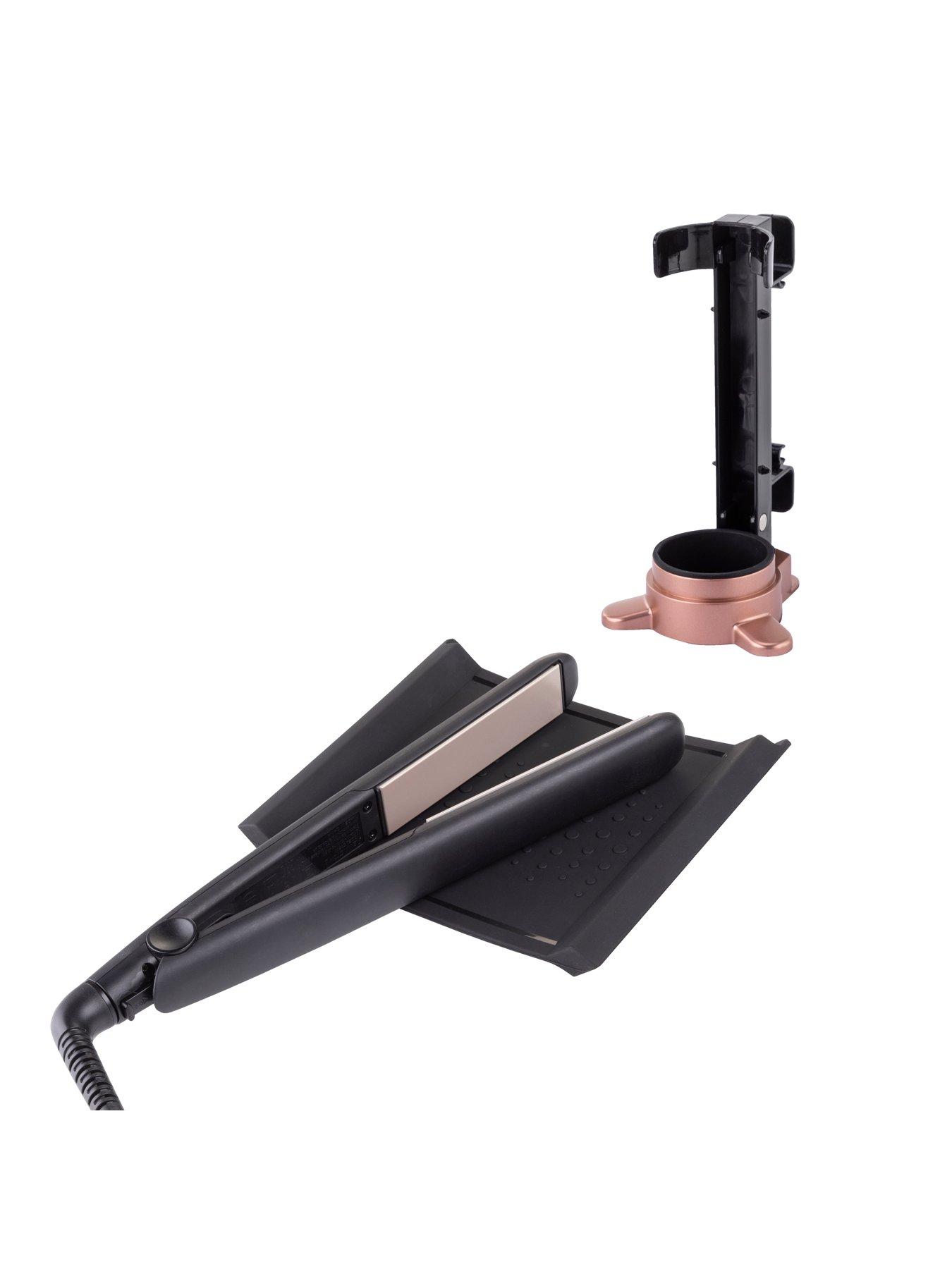 Heat pod outlet hair straightener