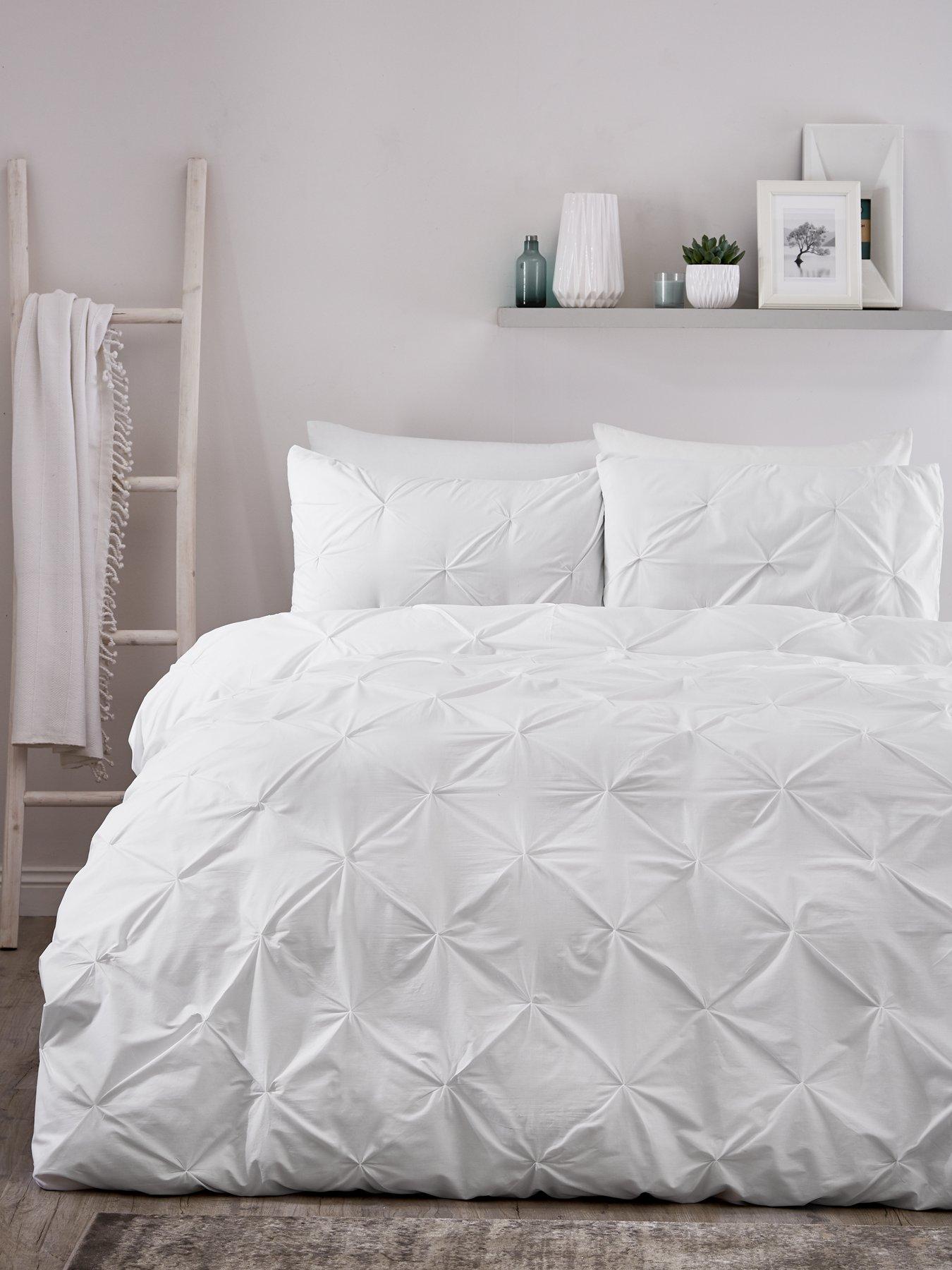 Image 1 of 4 of Serene Lara Single Duvet Cover and Pillowcase &ndash; White