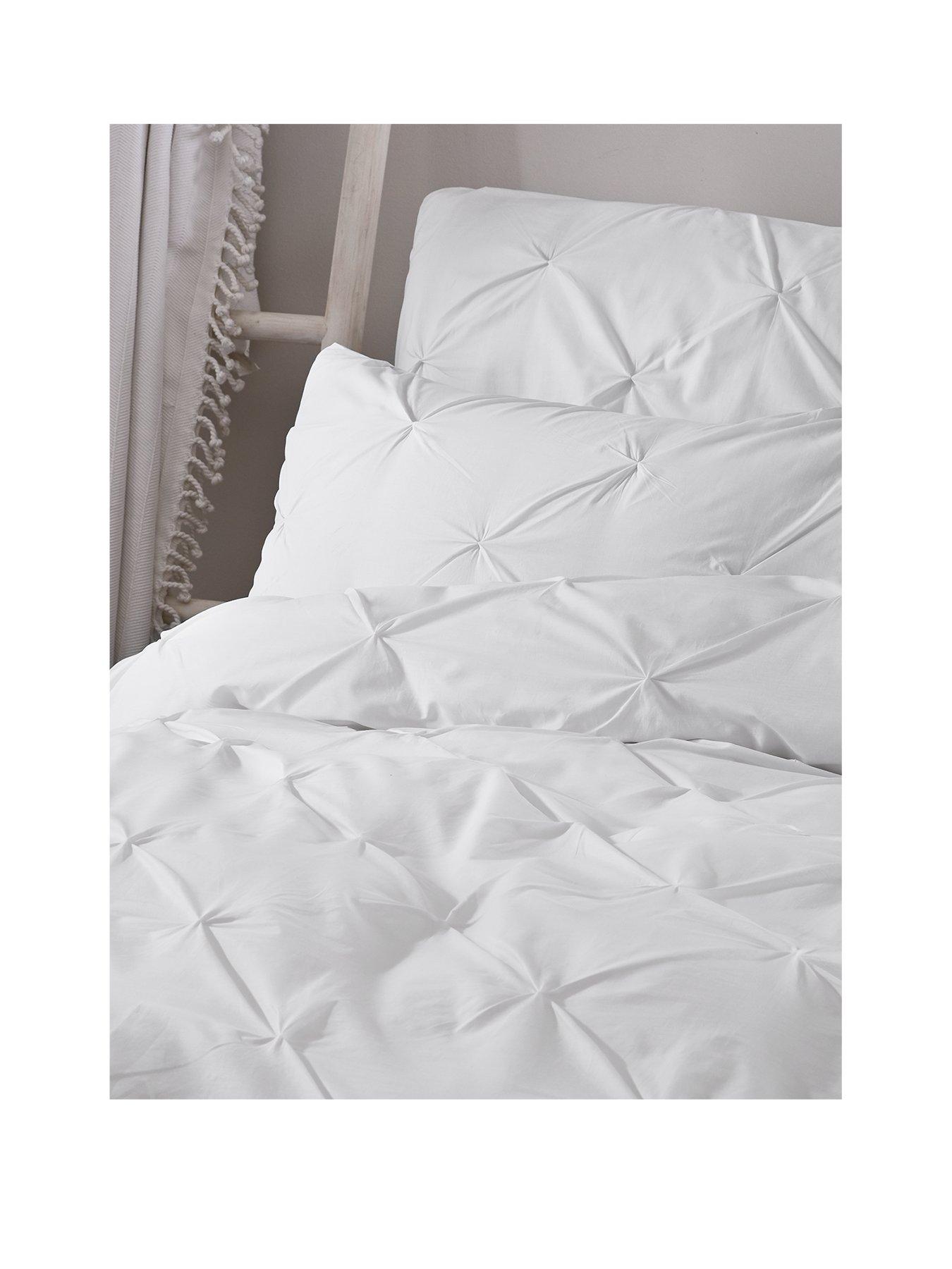 Image 2 of 4 of Serene Lara Single Duvet Cover and Pillowcase &ndash; White