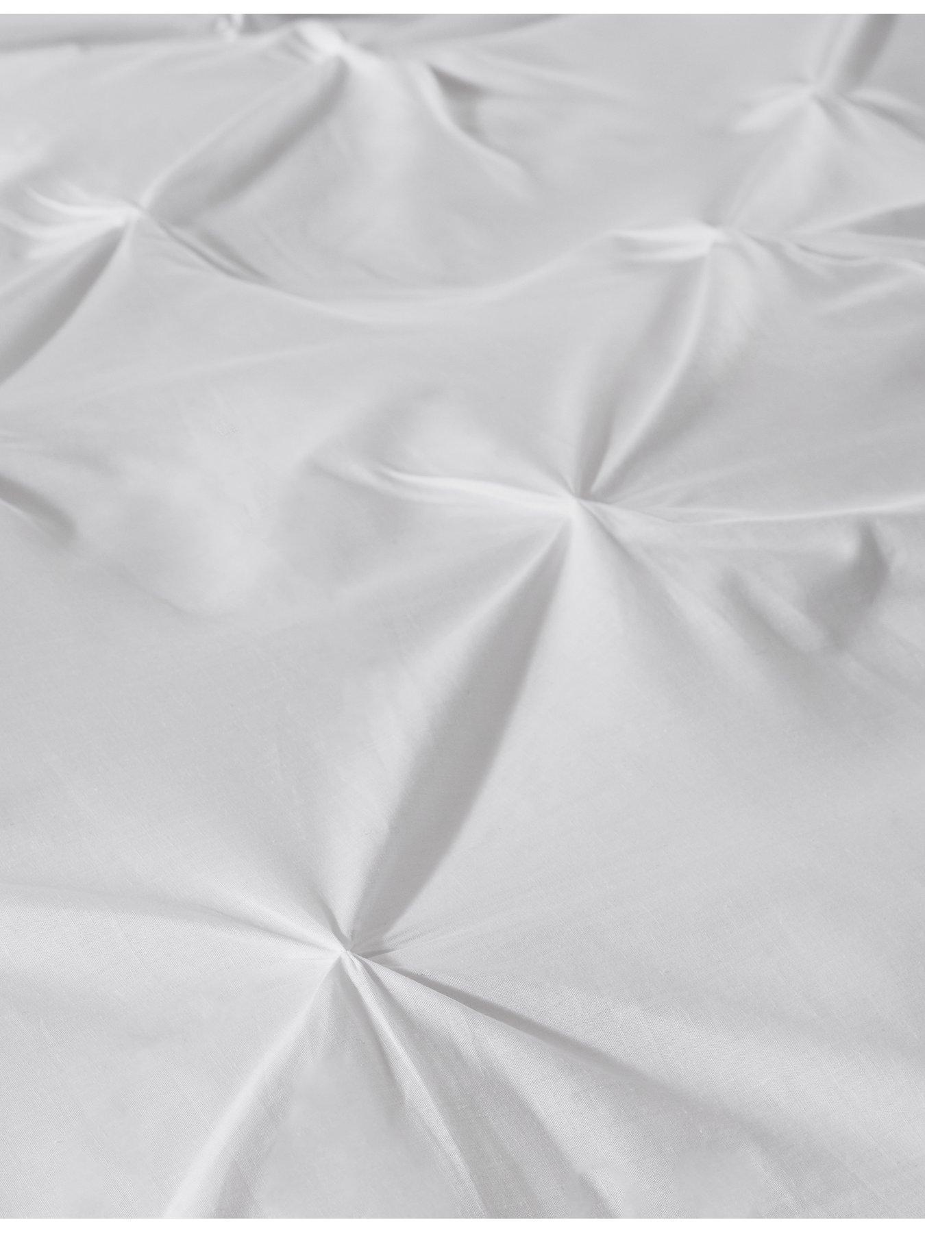 Image 3 of 4 of Serene Lara Single Duvet Cover and Pillowcase &ndash; White