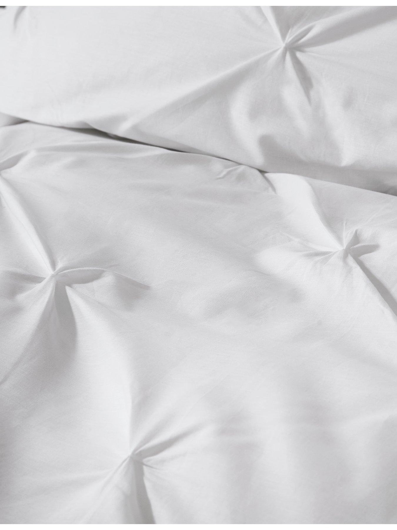 Image 4 of 4 of Serene Lara Single Duvet Cover and Pillowcase &ndash; White