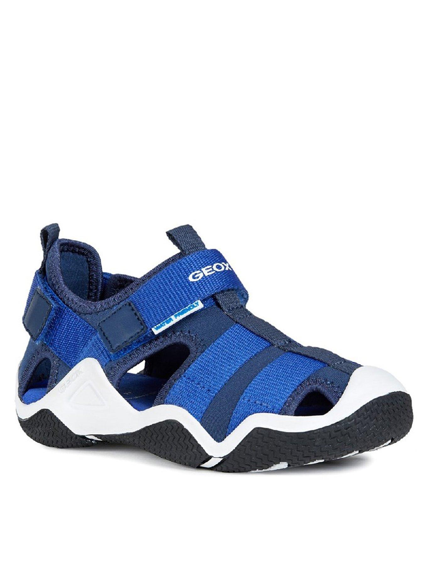 boys closed toe sandals