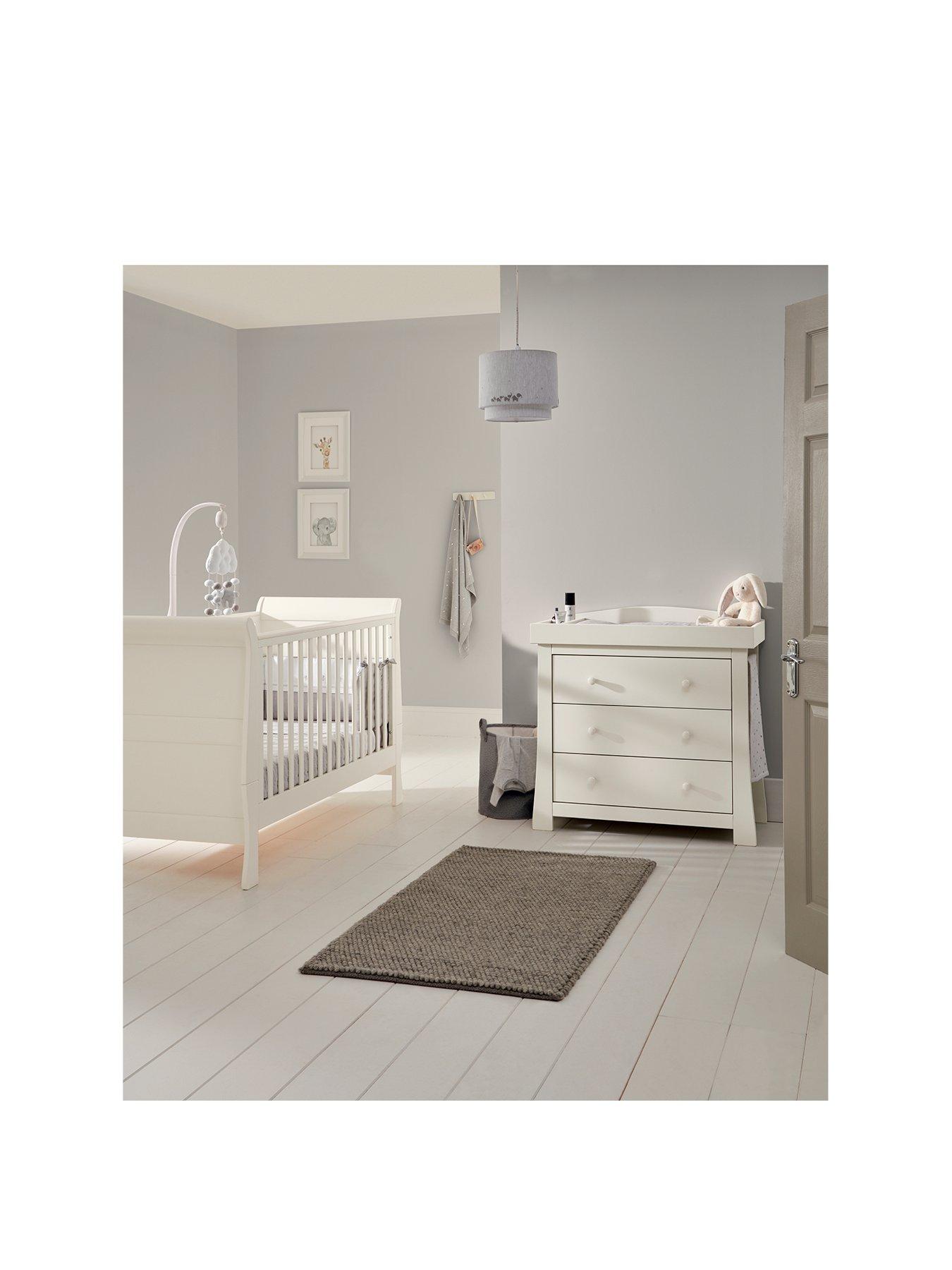 Mamas & Papas Mia Sleigh Cot Bed And Dresser Changer review