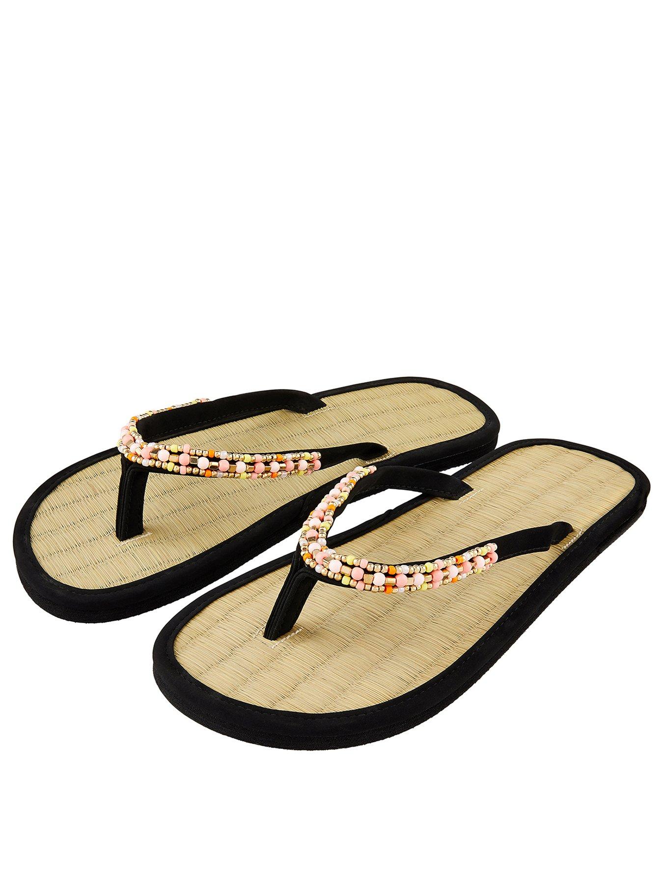 accessorize black flip flops