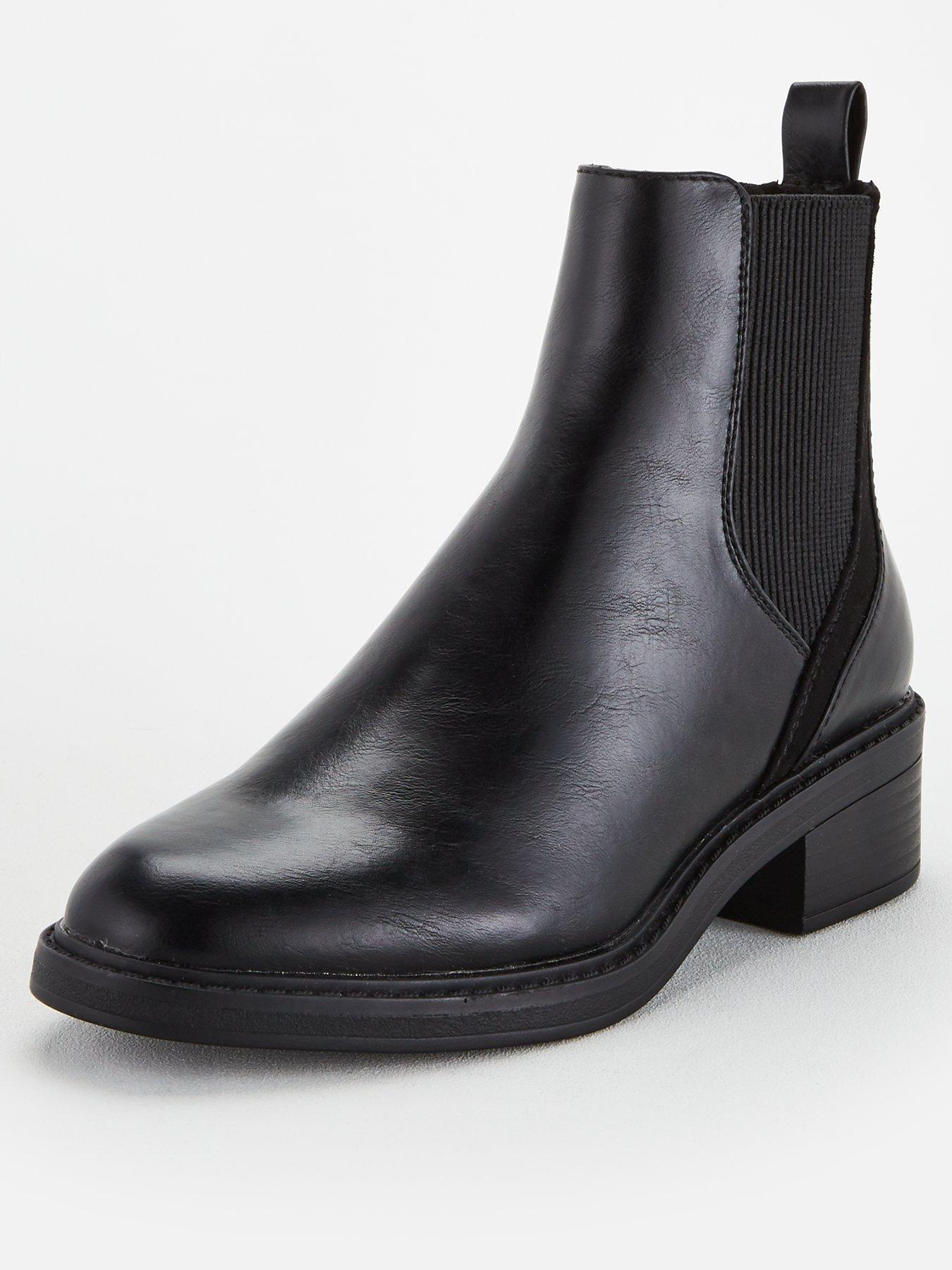 flat chelsea boot