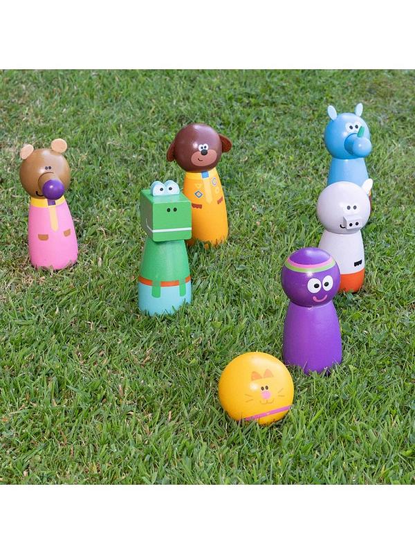 Image 1 of 4 of Hey Duggee Wooden Character Skittles