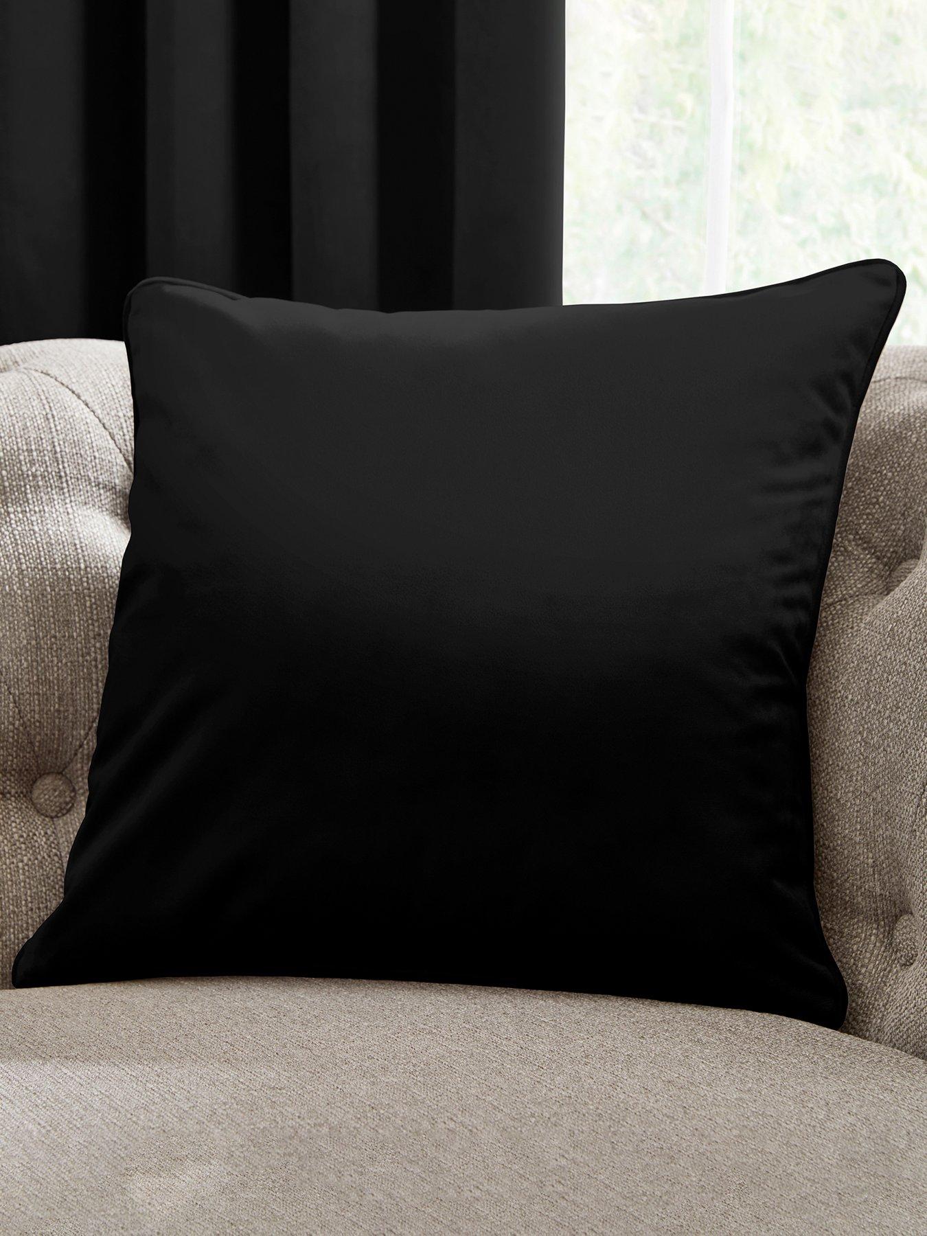 Laurence Llewelyn-Bowen Montrose Velvet Piped Cushion