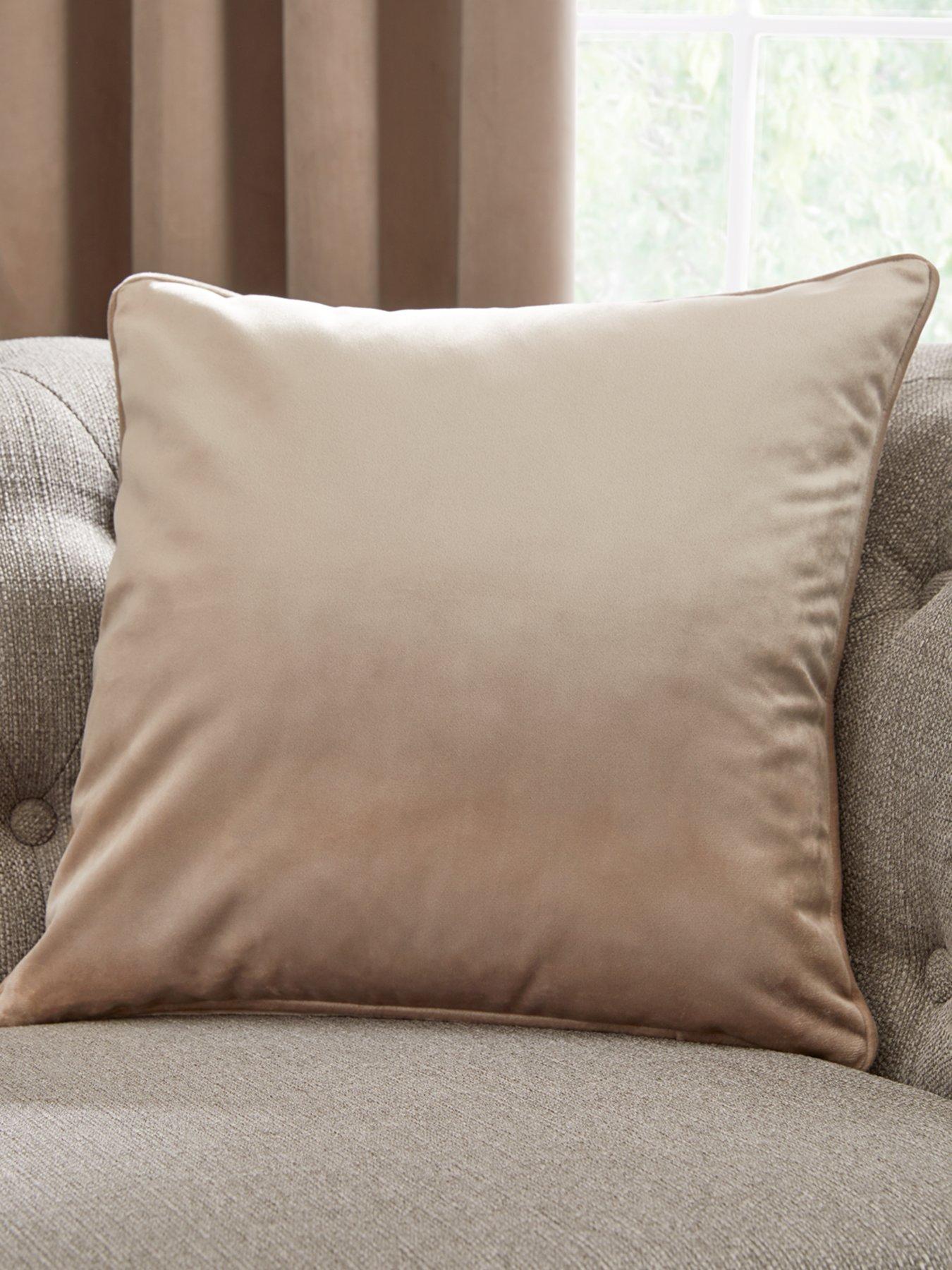 Laurence Llewelyn-Bowen Montrose Velvet Piped Cushion