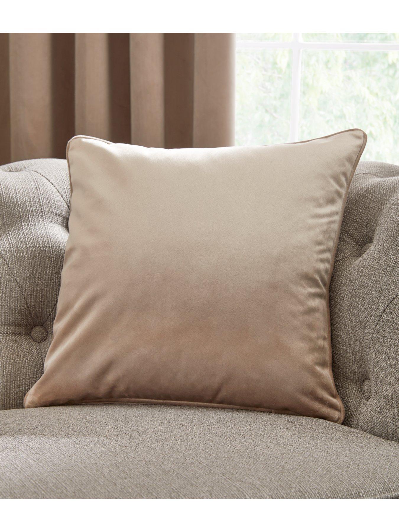 undefined Montrose Velvet Piped Cushion