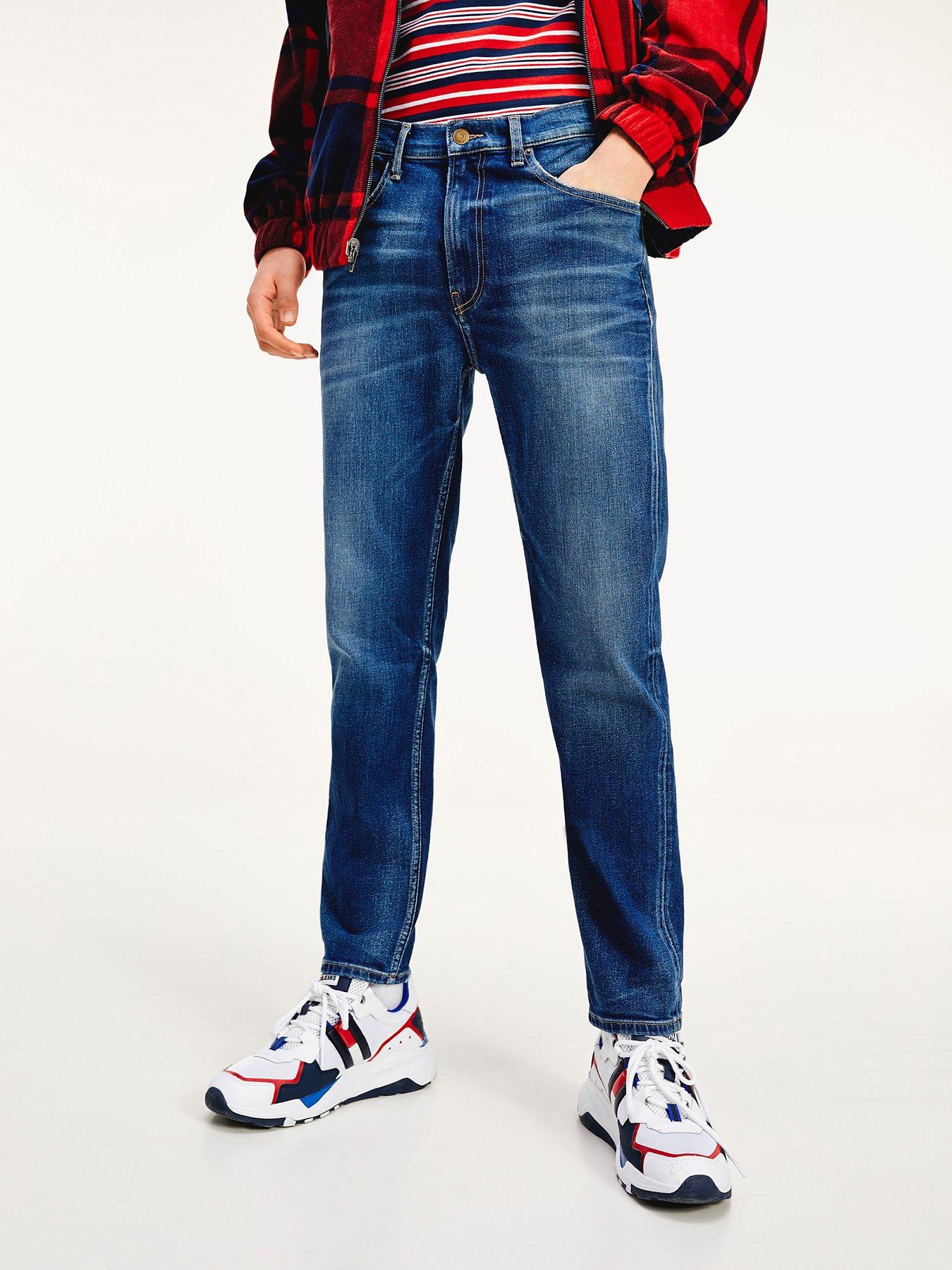 relaxed tapered fit jeans