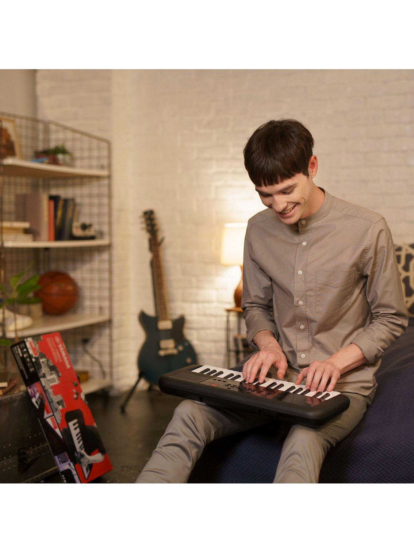 Image 4 of 5 of Yamaha PSS-A50 Touch Sensitive Portable Keyboard