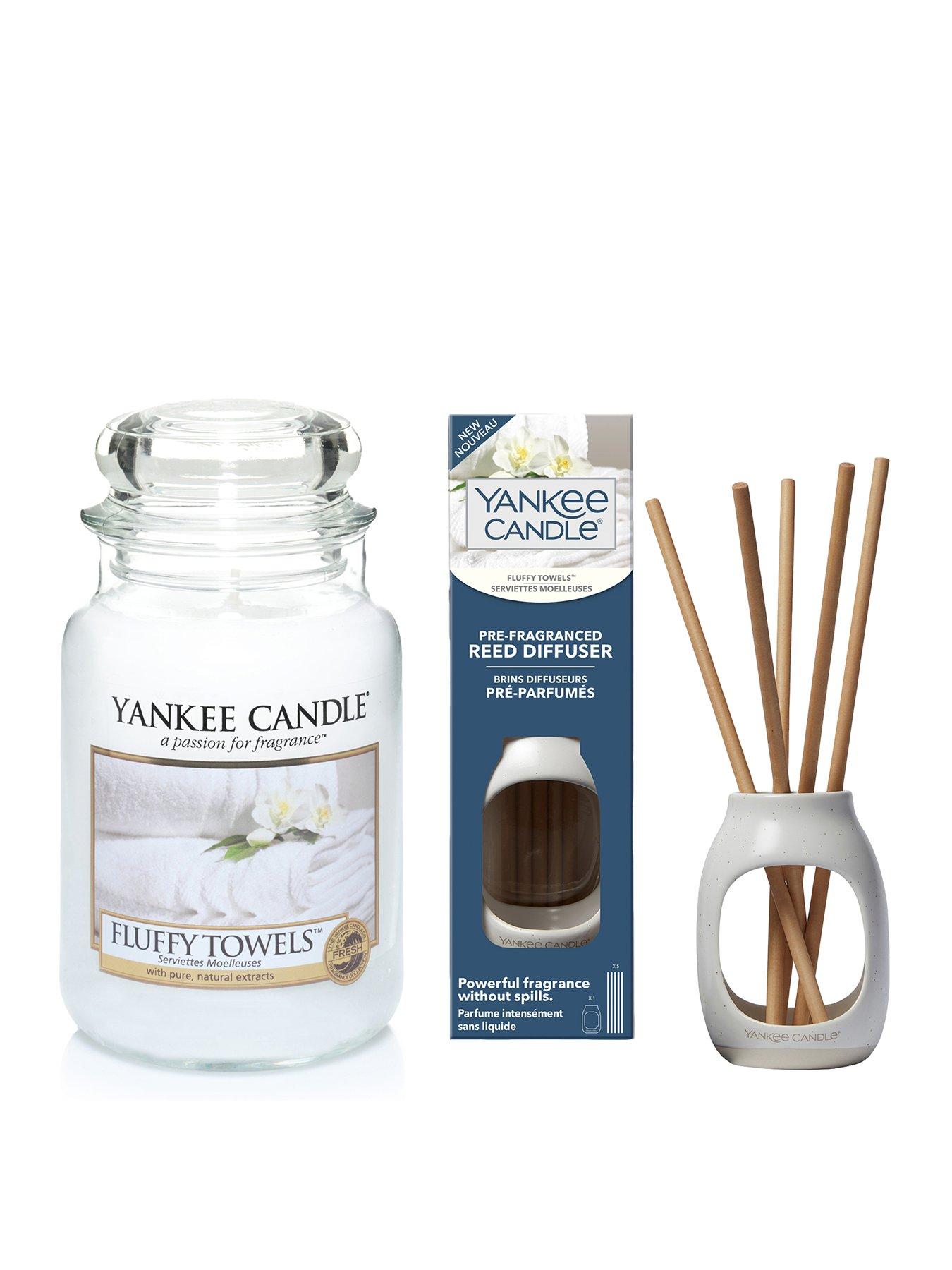 Yankee Candle Fluffy Towels Large Jar Candle And Metallic Pre-Fragranced Reed Diffuser Set|