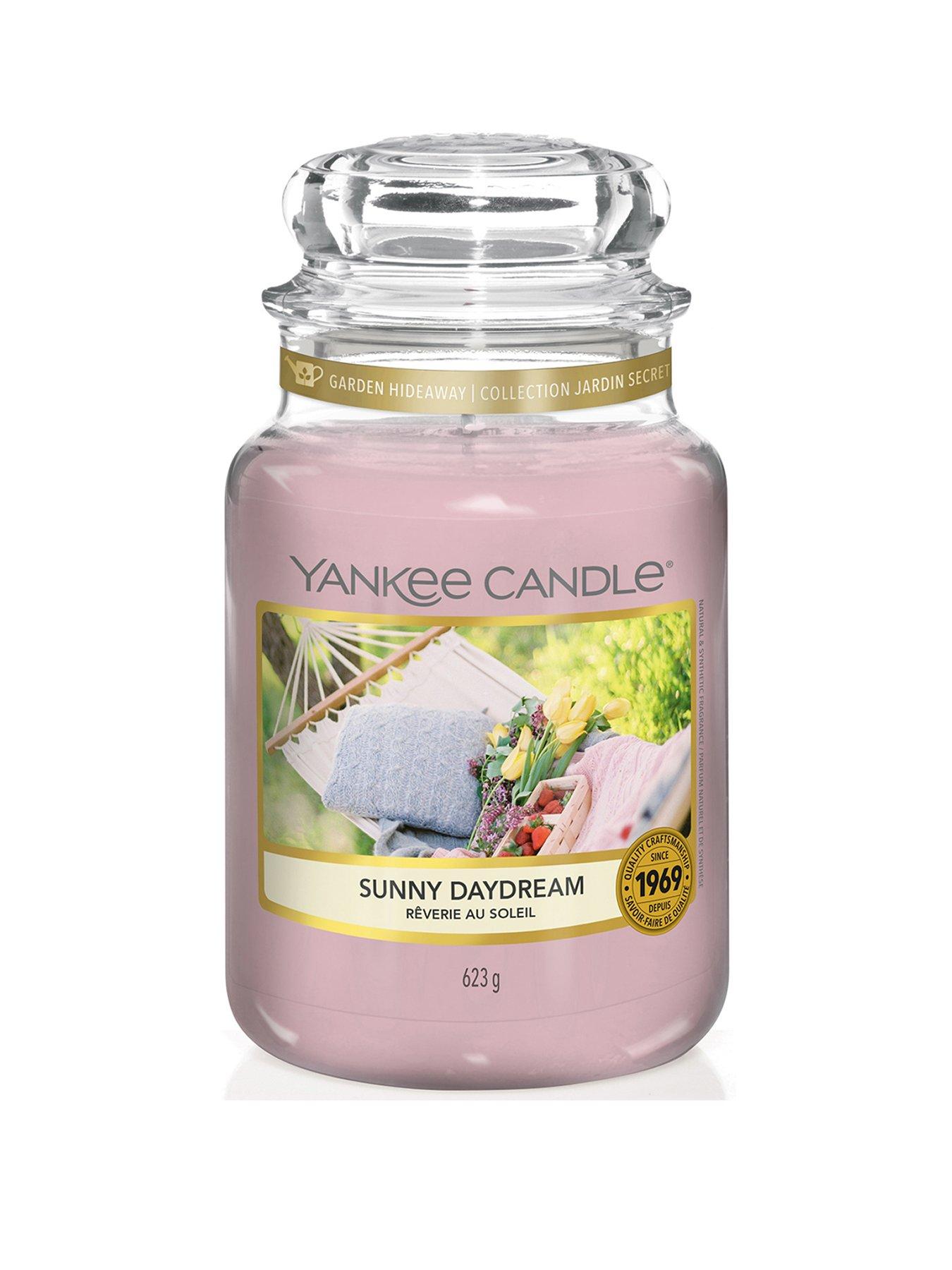 Yankee Candle  Garden Hideaway Collection Large Jar Candle &Ndash; Sunny Daydream review